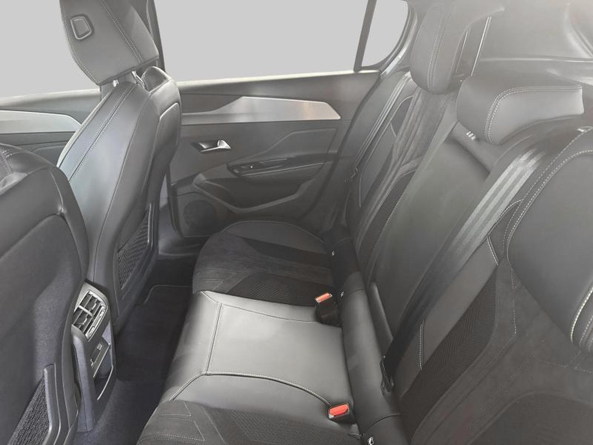 Peugeot 308 GT EAT8 (2024) - Photo 12
