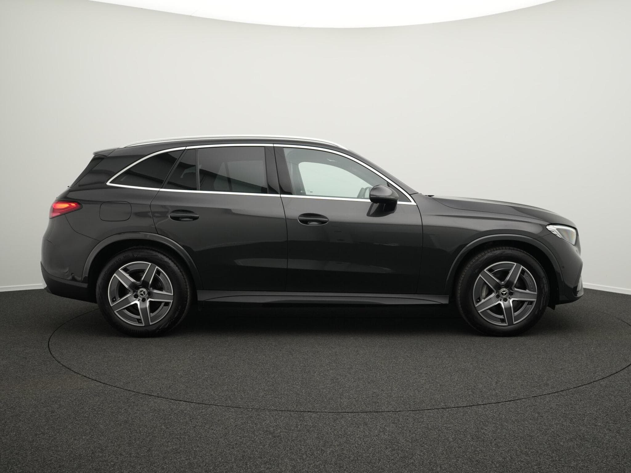 Mercedes GLC 300 d 4M AMG-Line LED+Kamera+Memo+19"+AHK (2025) - Photo 5