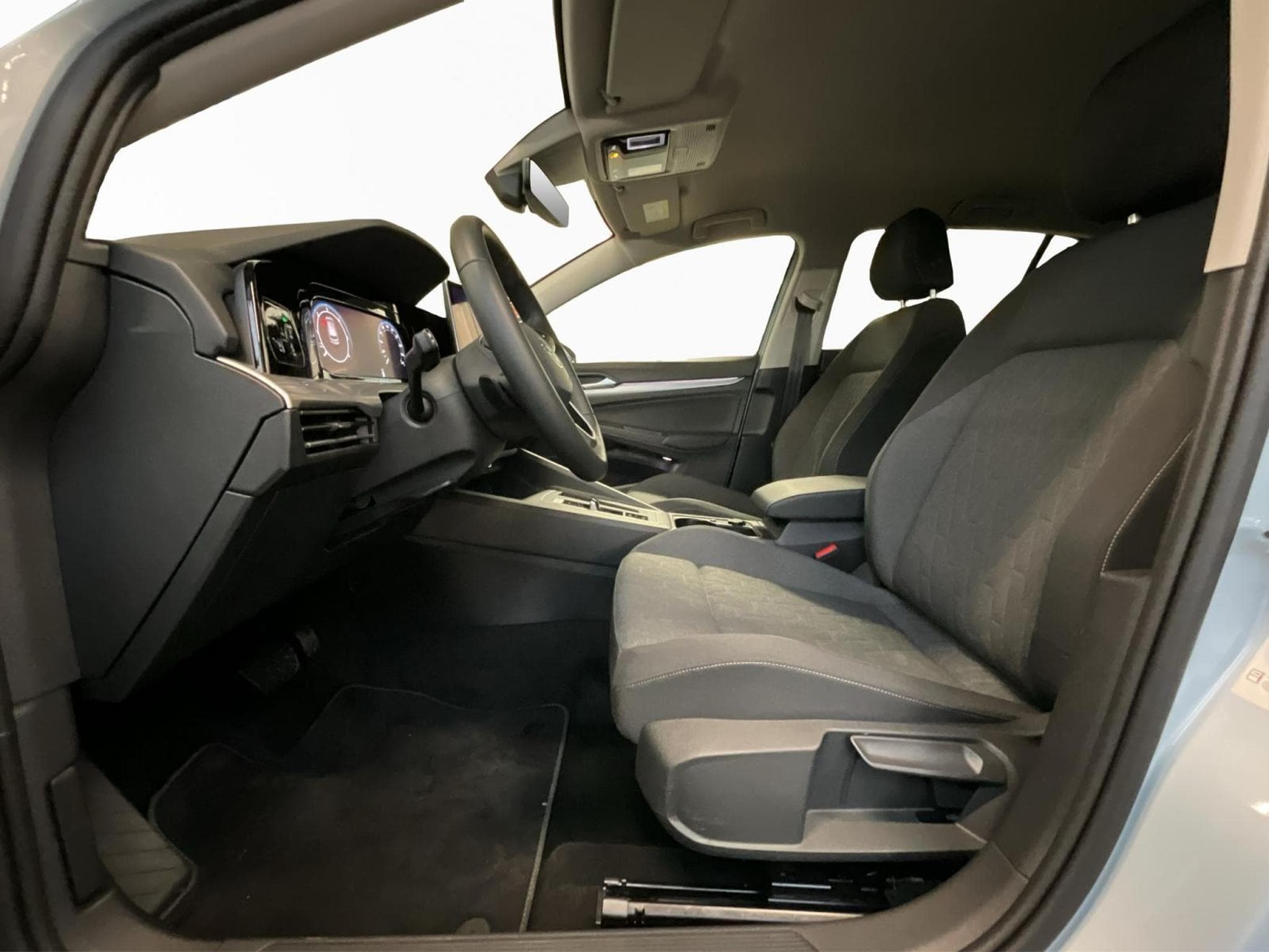 VW Golf Life+DSG+Navi+LED (2025) - Photo 11