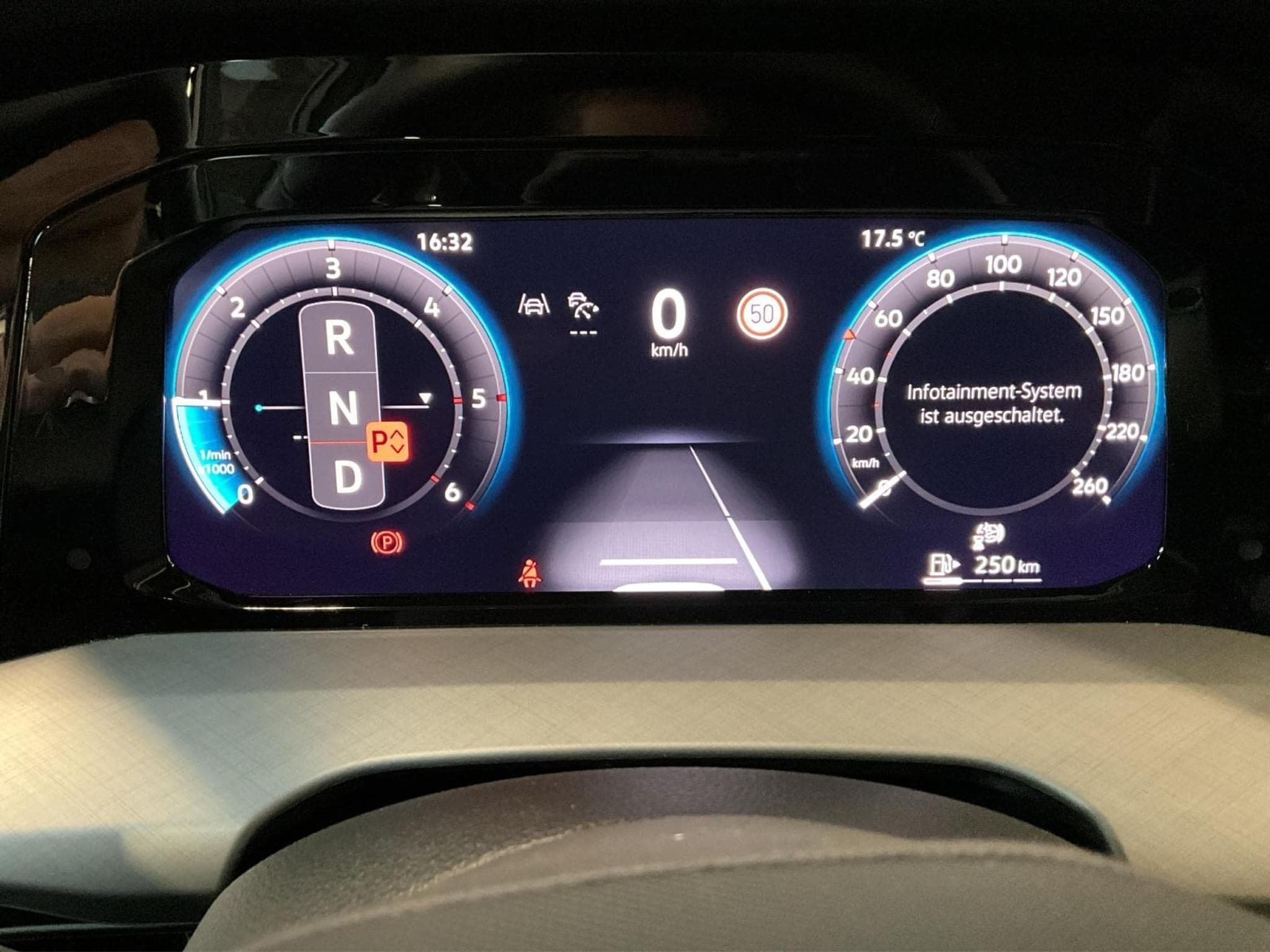 VW Golf Life+DSG+Navi+LED (2025) - Photo 13
