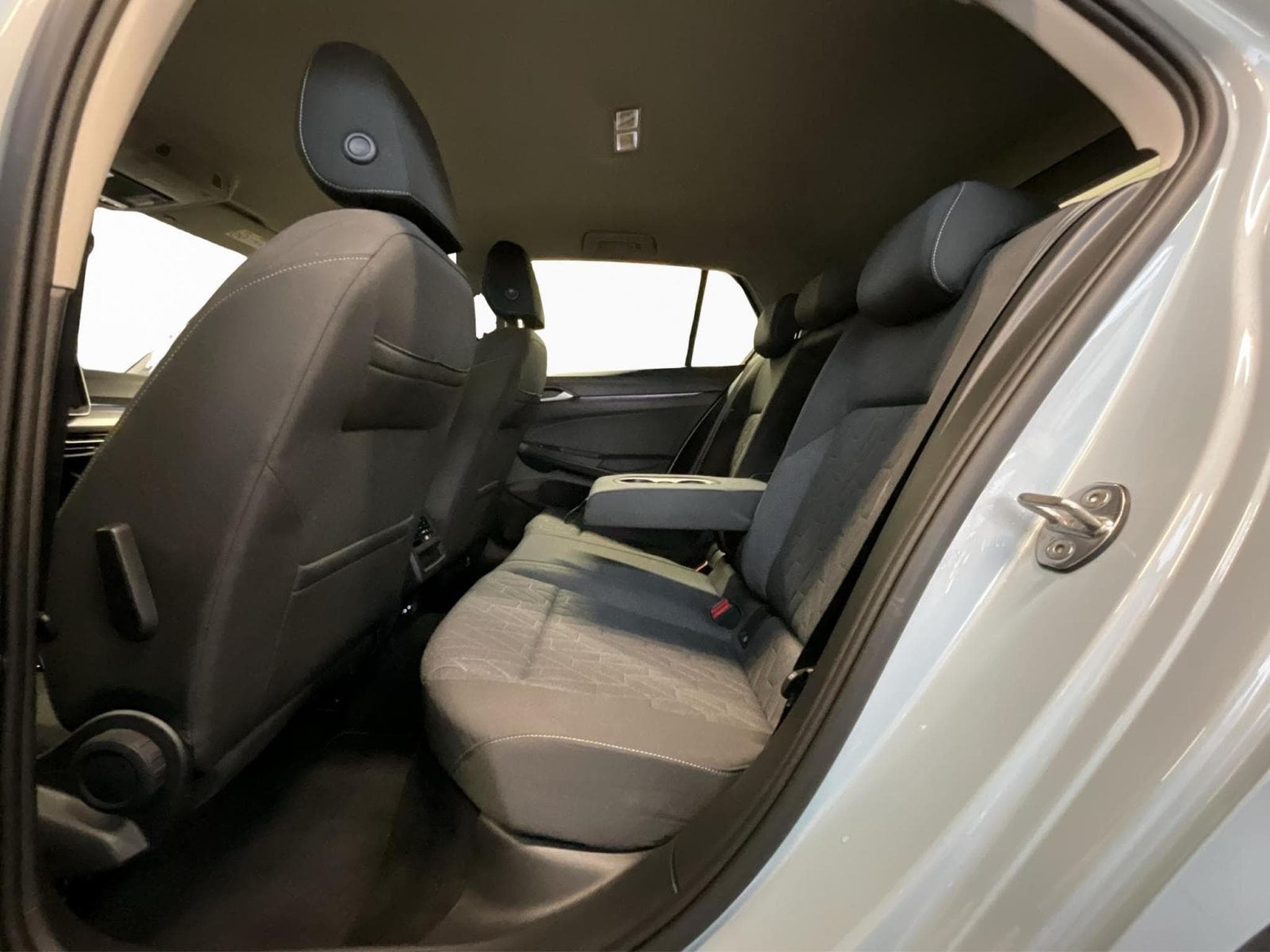 VW Golf Life+DSG+Navi+LED (2025) - Photo 17