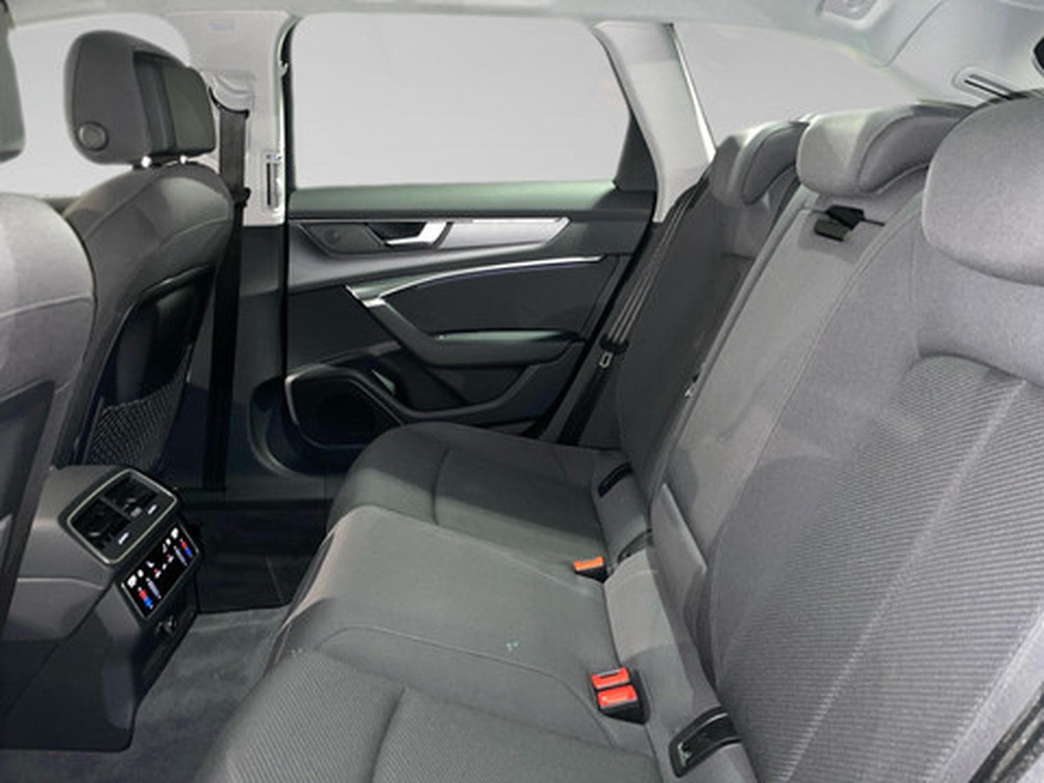Audi A6 Avant 2.0 TDI AVANT S-Tronic (2023) - Photo 11