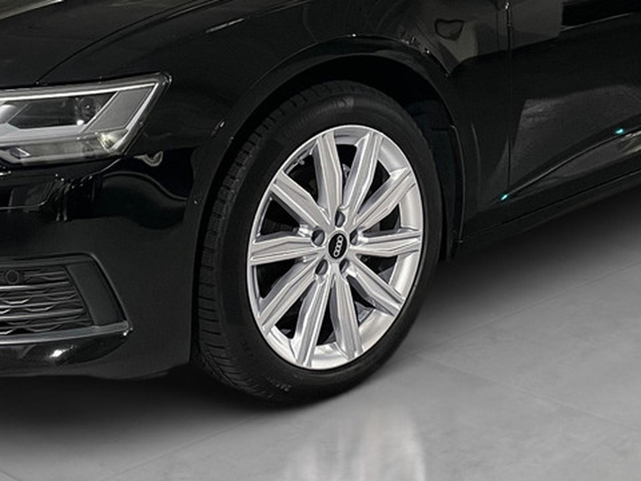 Audi A6 Avant 2.0 TDI AVANT S-Tronic (2023) - Photo 22