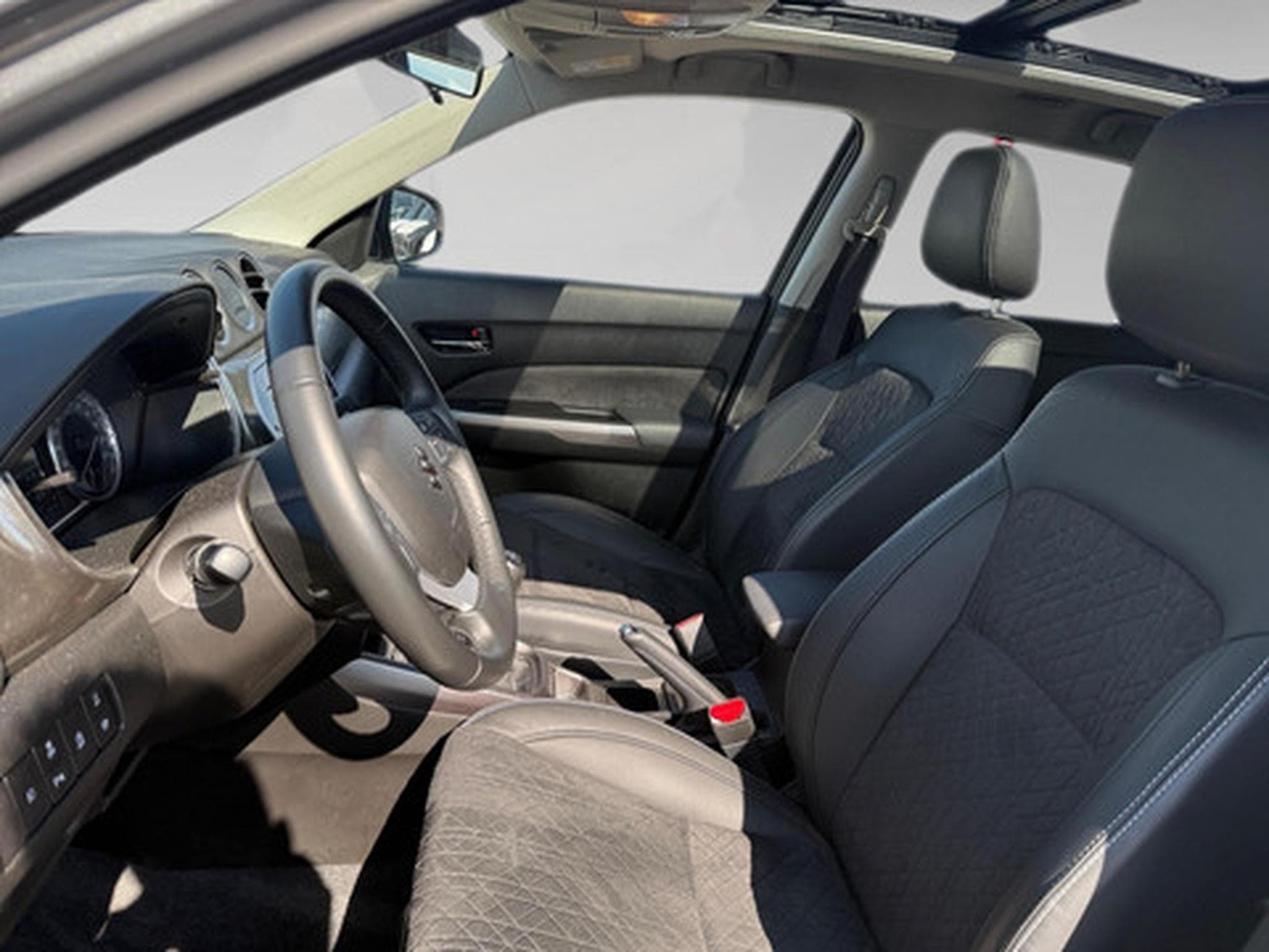 Suzuki Vitara 1.4 GLX (2024) - Photo 16