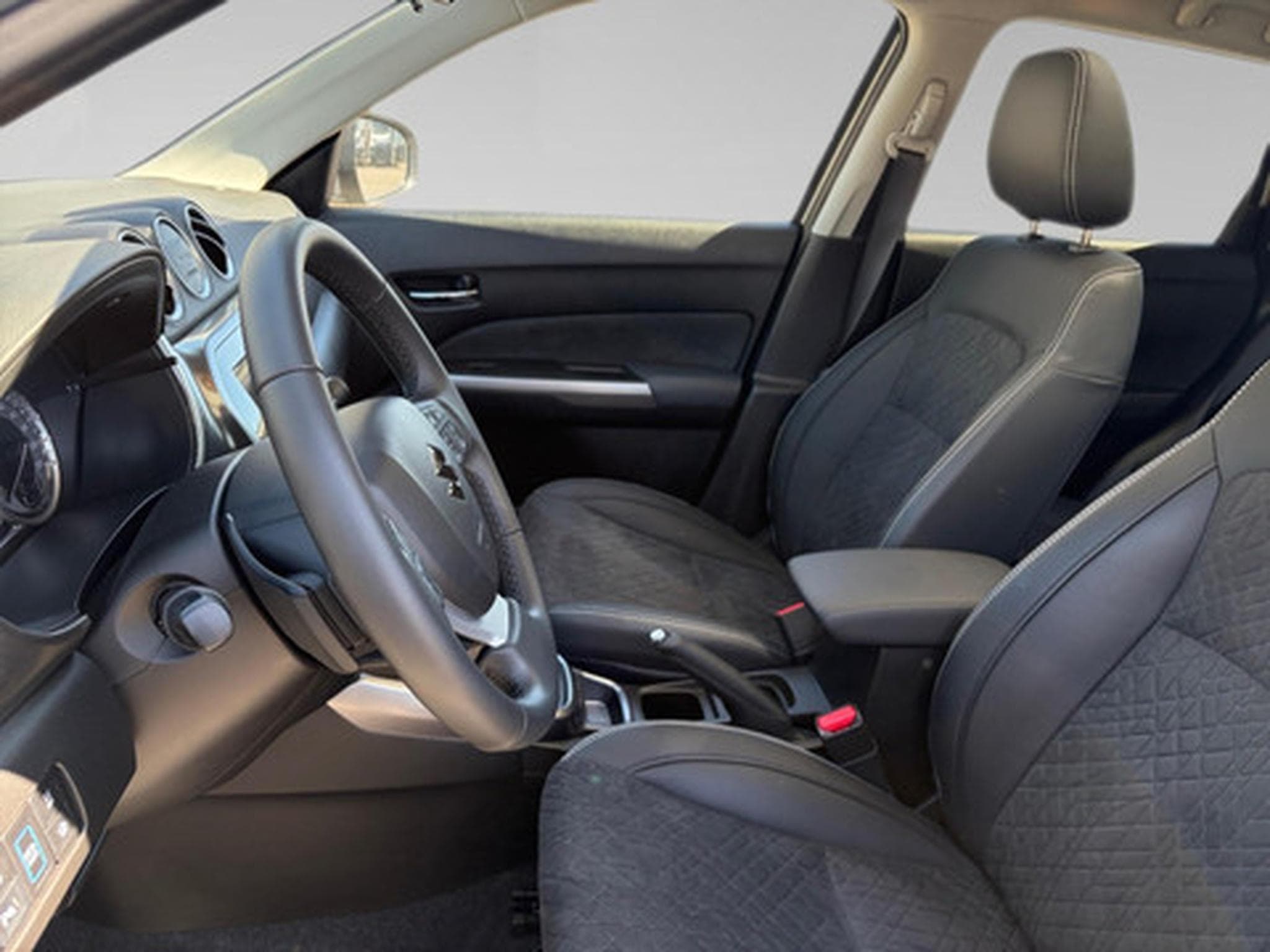Suzuki Vitara VITARA GLX (2024) - Photo 4
