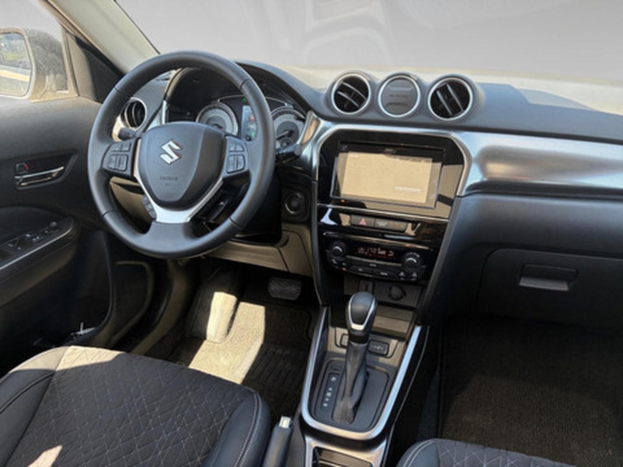 Suzuki Vitara VITARA GLX (2024) - Photo 7
