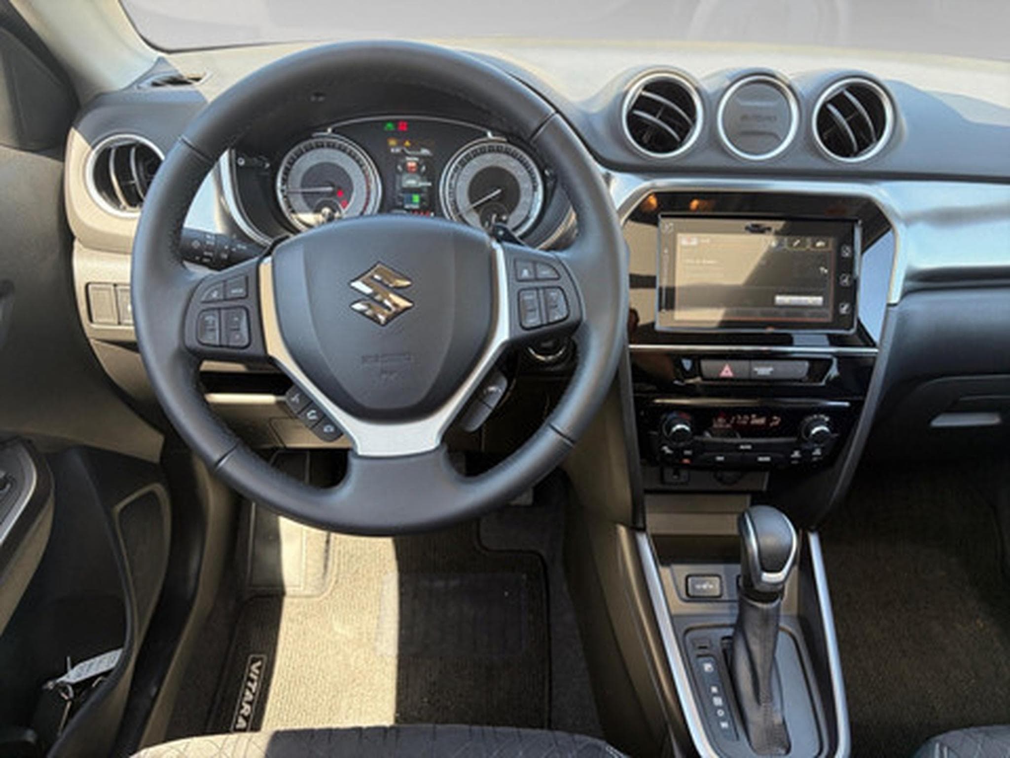 Suzuki Vitara VITARA GLX (2024) - Photo 8