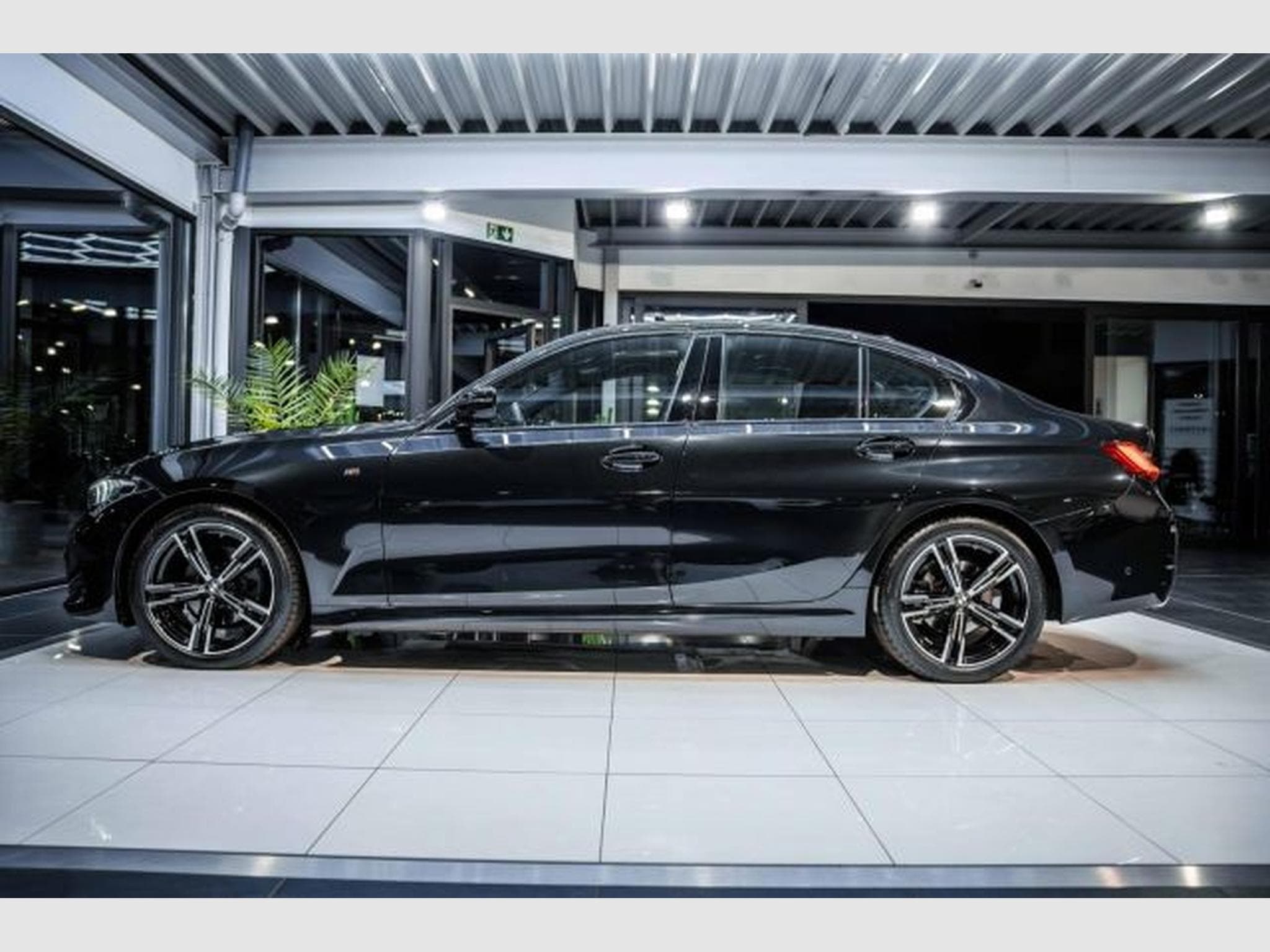 BMW 320 320d xDrive 8G M-Sport Curved LED HiFi RFK PANO (2024) - Photo 12