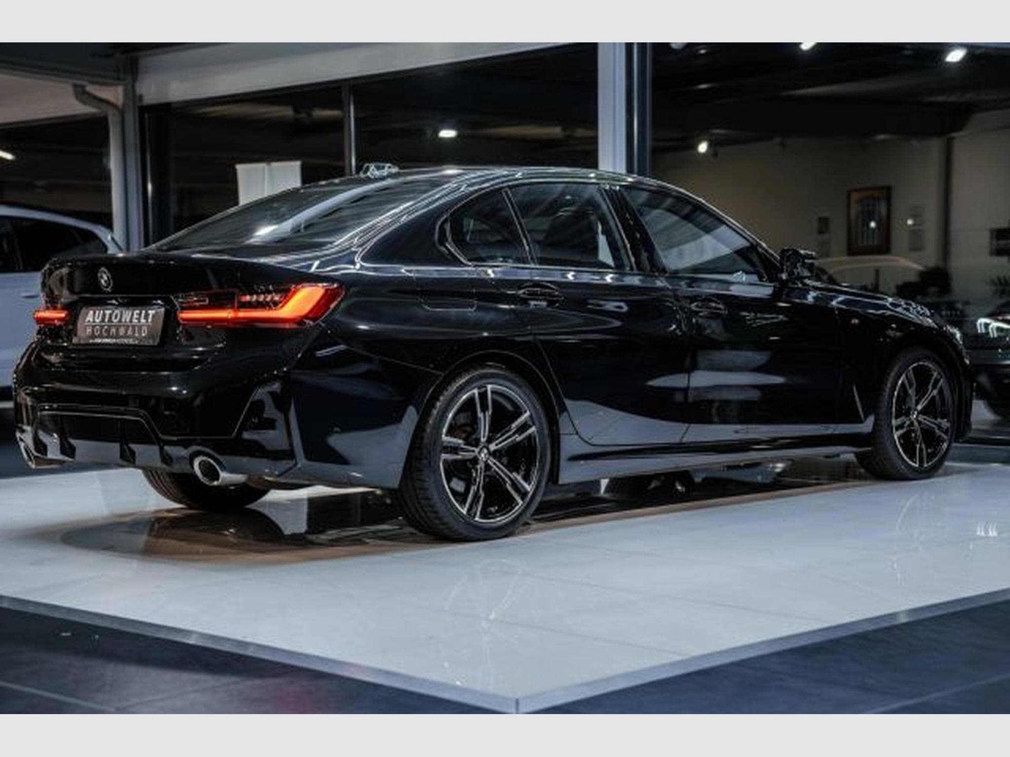 BMW 320 320d xDrive 8G M-Sport Curved LED HiFi RFK PANO (2024) - Photo 15