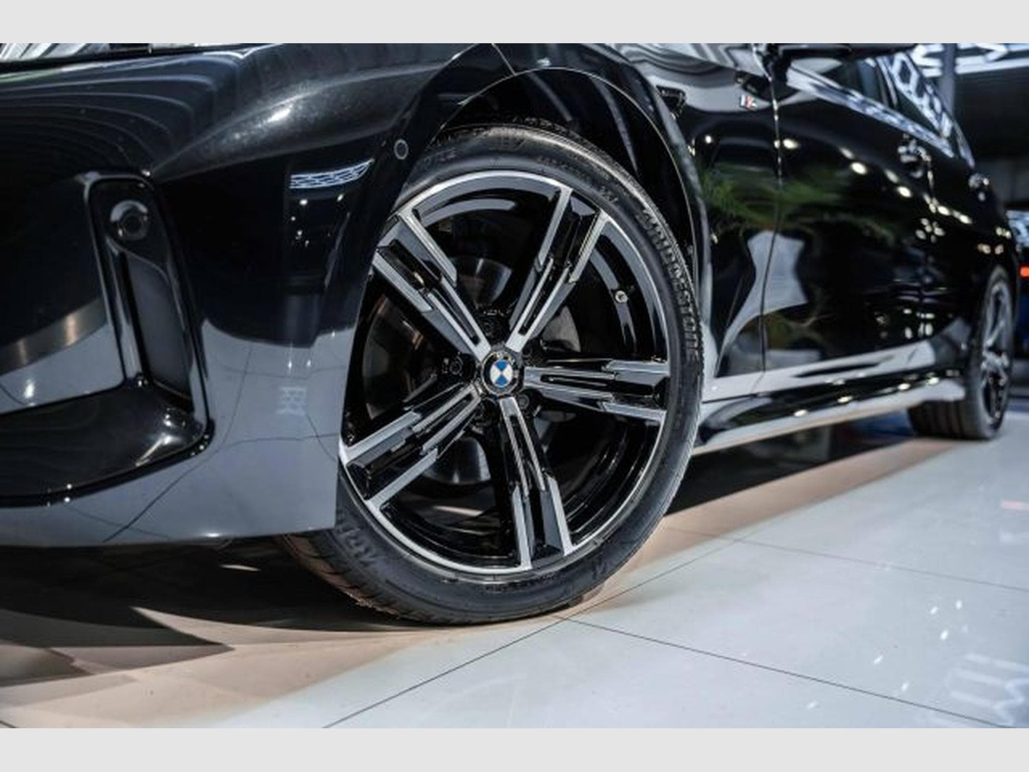 BMW 320 320d xDrive 8G M-Sport Curved LED HiFi RFK PANO (2024) - Photo 3