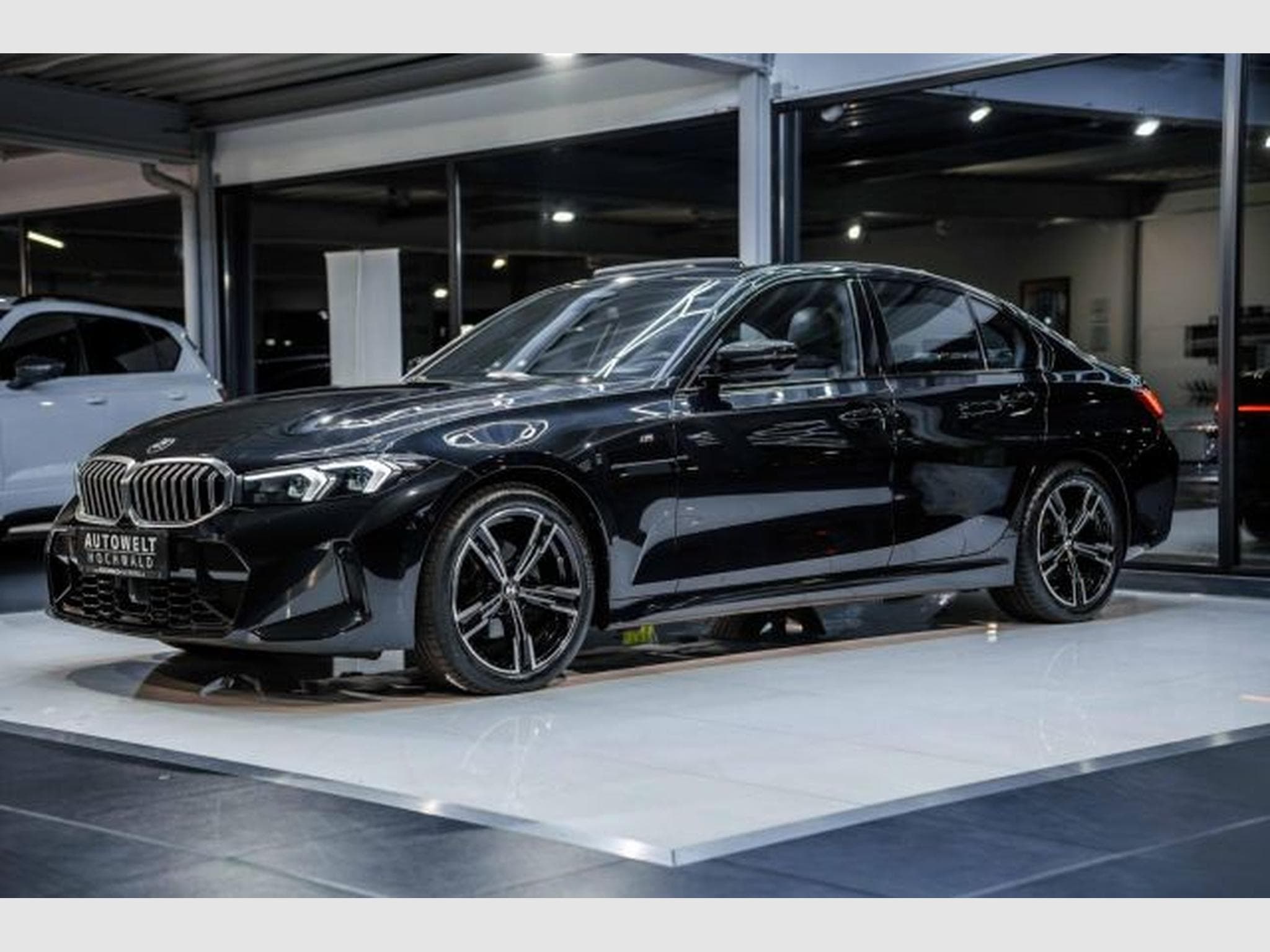 BMW 320 320d xDrive 8G M-Sport Curved LED HiFi RFK PANO (2024) - Photo 4
