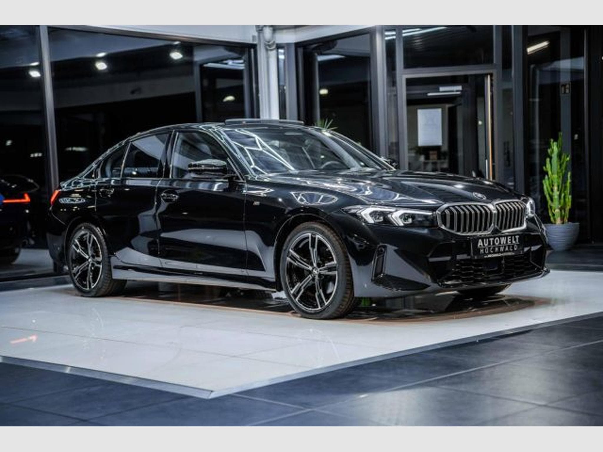 BMW 320 320d xDrive 8G M-Sport Curved LED HiFi RFK PANO (2024) - Photo 7