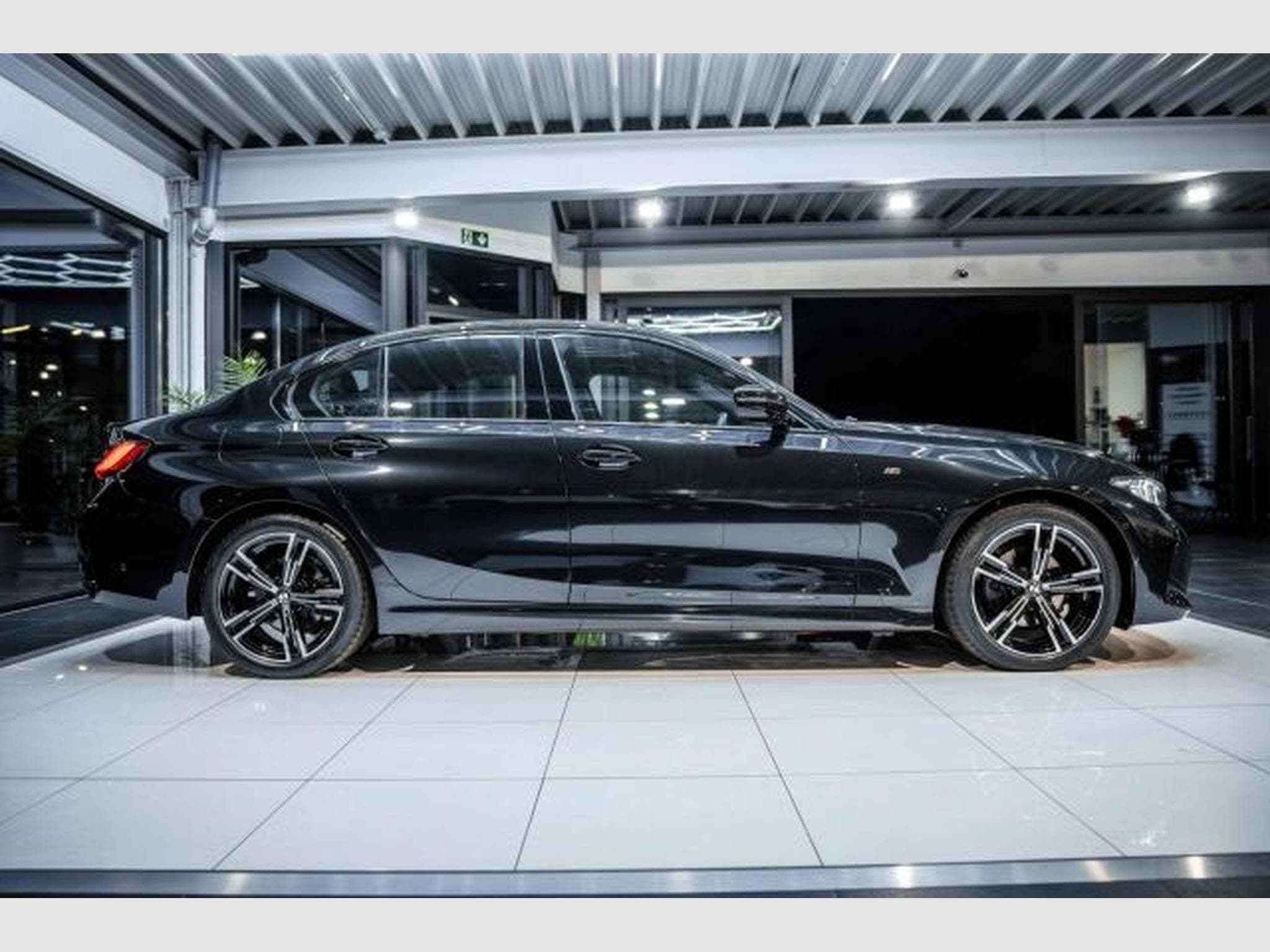 BMW 320 320d xDrive 8G M-Sport Curved LED HiFi RFK PANO (2024) - Photo 8