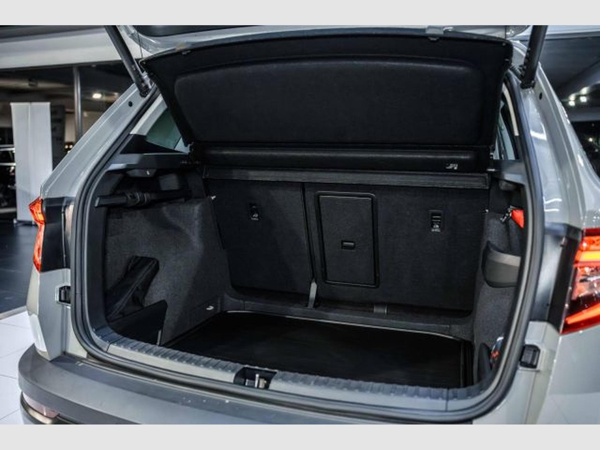 Skoda Karoq Karoq 2.0 TDI 4x4 DSG Clever NAV LED RFK AHK SHZ (2022) - Photo 14
