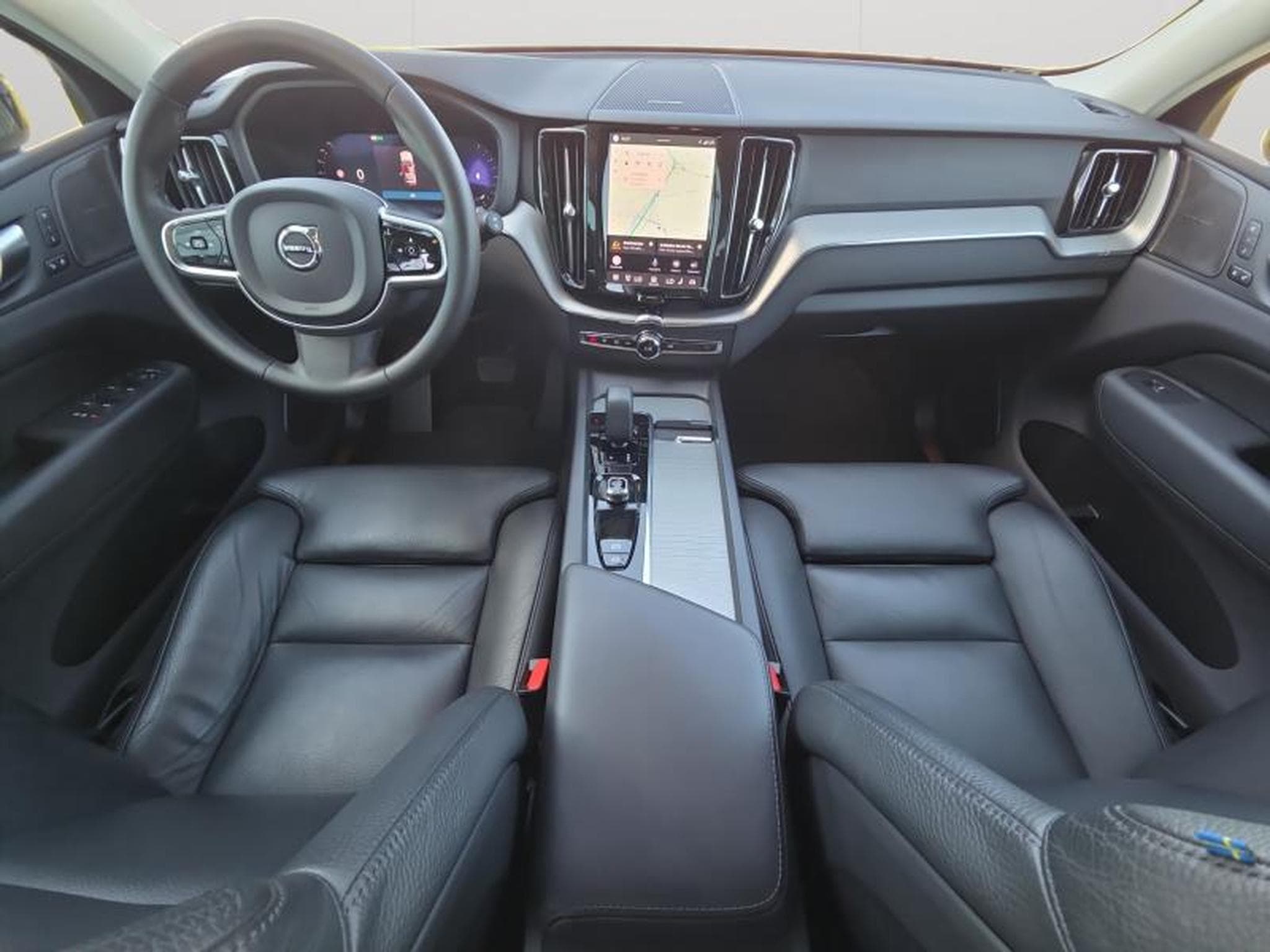 Volvo XC60 B4 Plus Dark / Essence (2024) - Photo 3