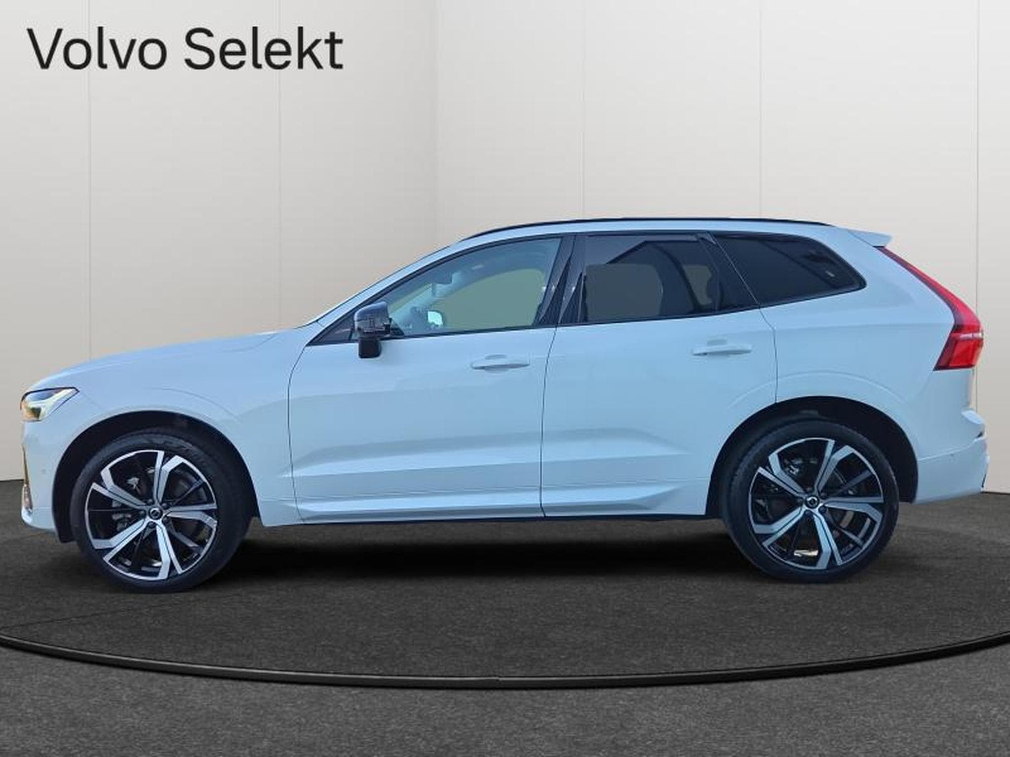 Volvo XC60 B4 Plus Dark / Essence (2024) - Photo 34