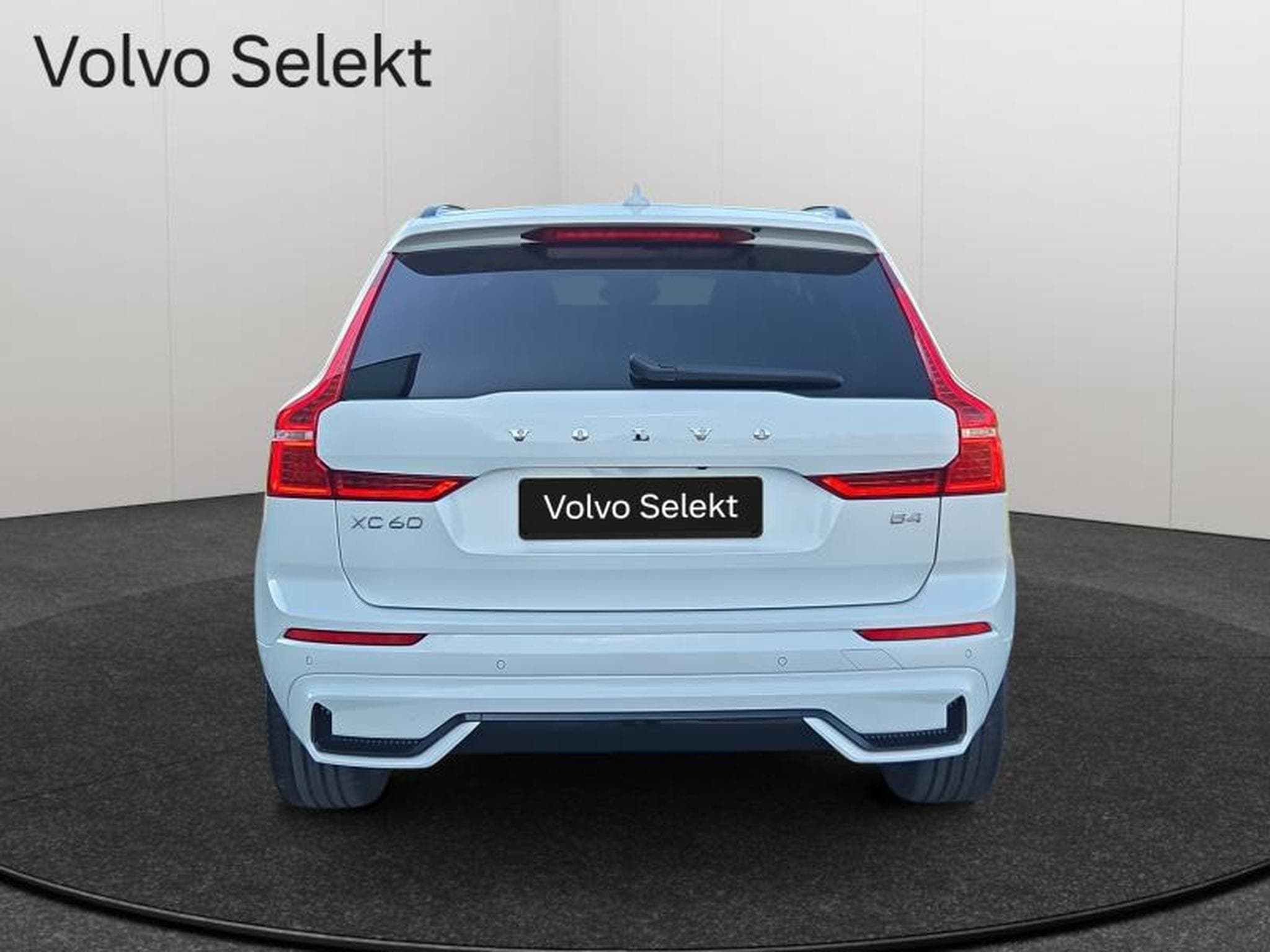Volvo XC60 B4 Plus Dark / Essence (2024) - Photo 7