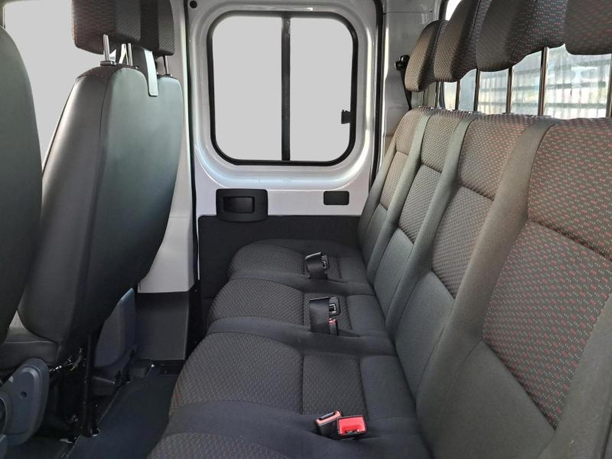 Peugeot Boxer Plateau DC 435 L4 (2024) - Photo 12
