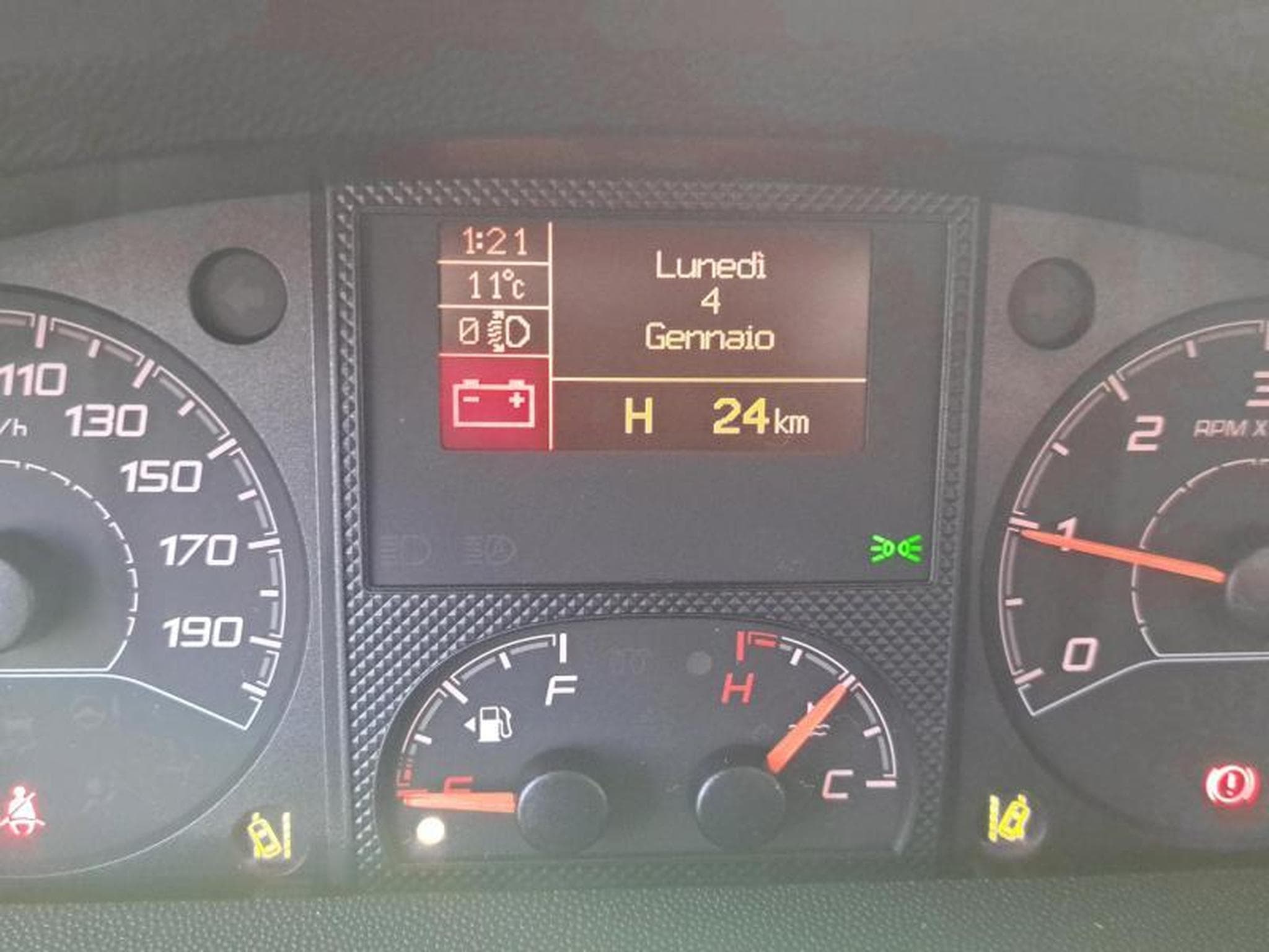 Peugeot Boxer Plateau DC 435 L4 (2024) - Photo 15