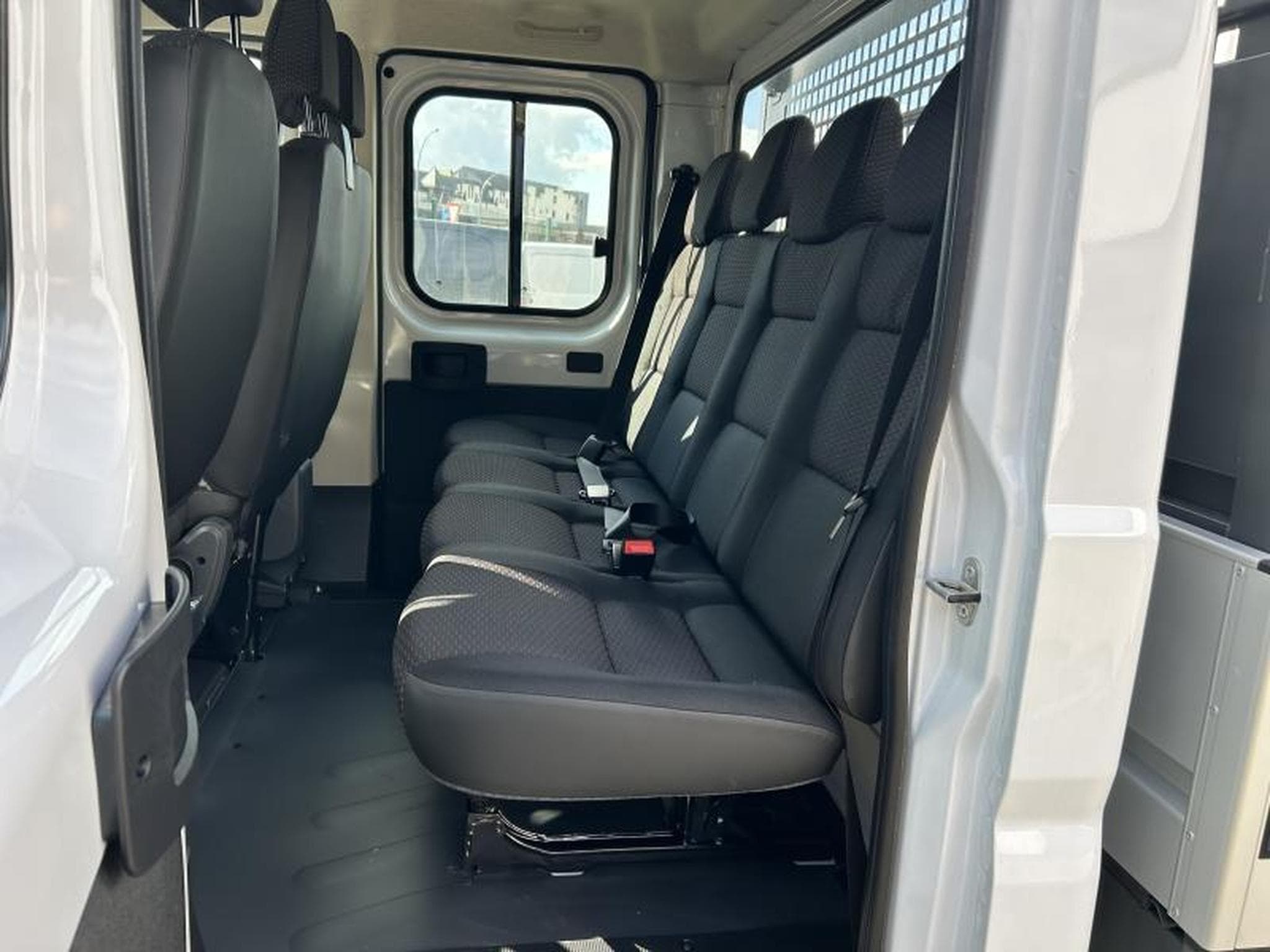 Peugeot Boxer Plateau DC 435 L3 (2024) - Photo 17