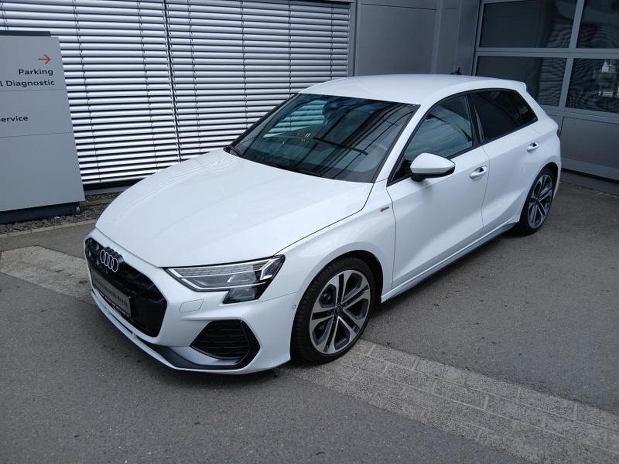 Audi A3 Sportback S-line 35 TDI s-tronic (2025) - Photo 1