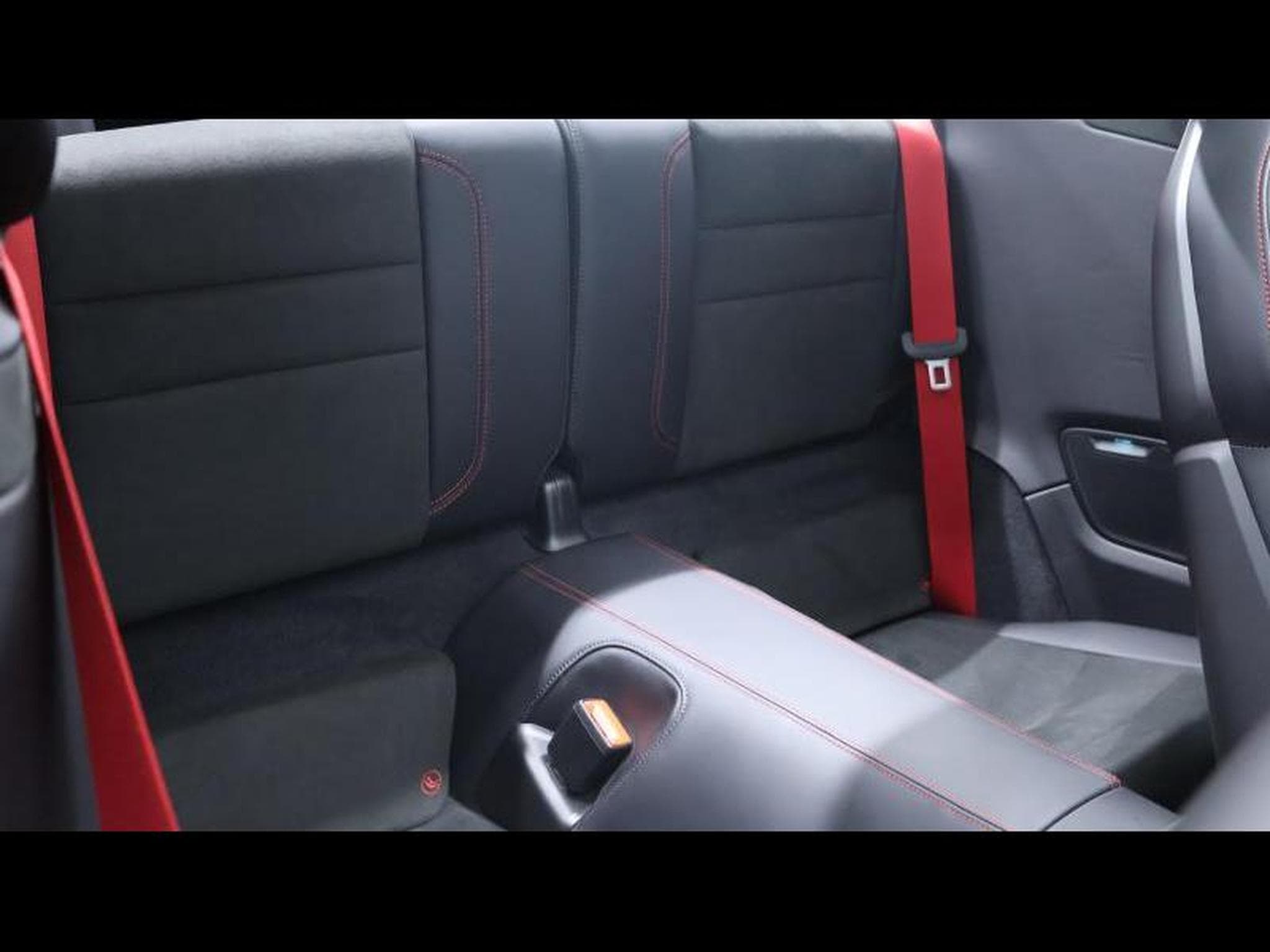 Porsche 911 Targa 4 GTS PDK (2024) - Photo 15