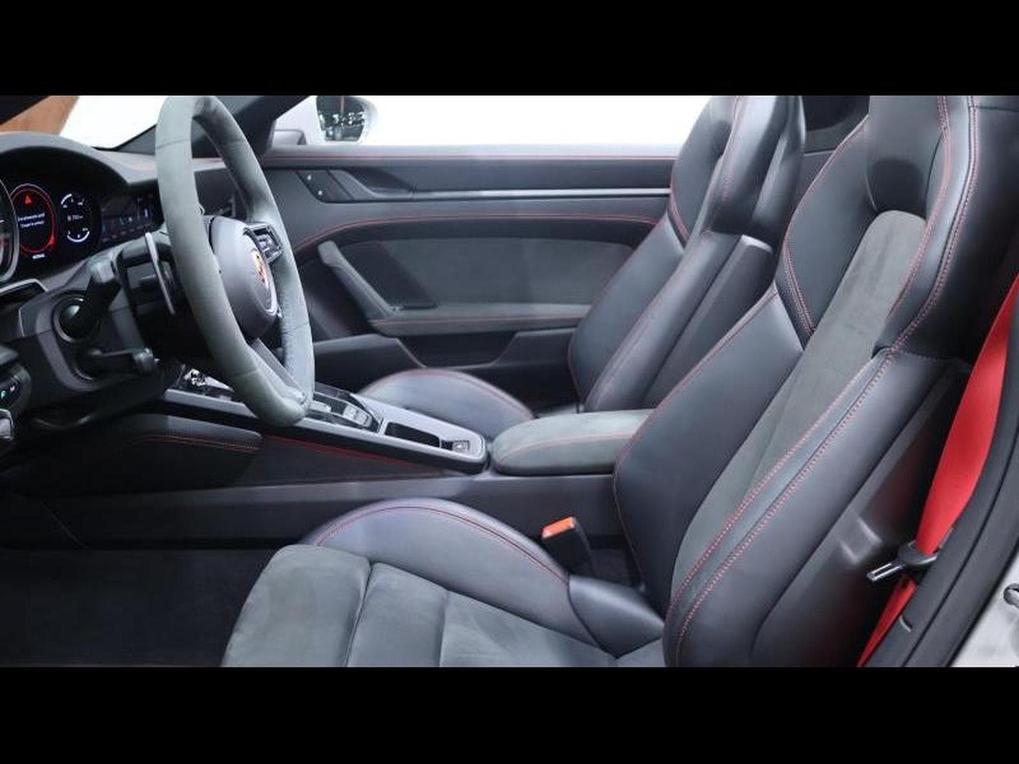 Porsche 911 Targa 4 GTS PDK (2024) - Photo 16