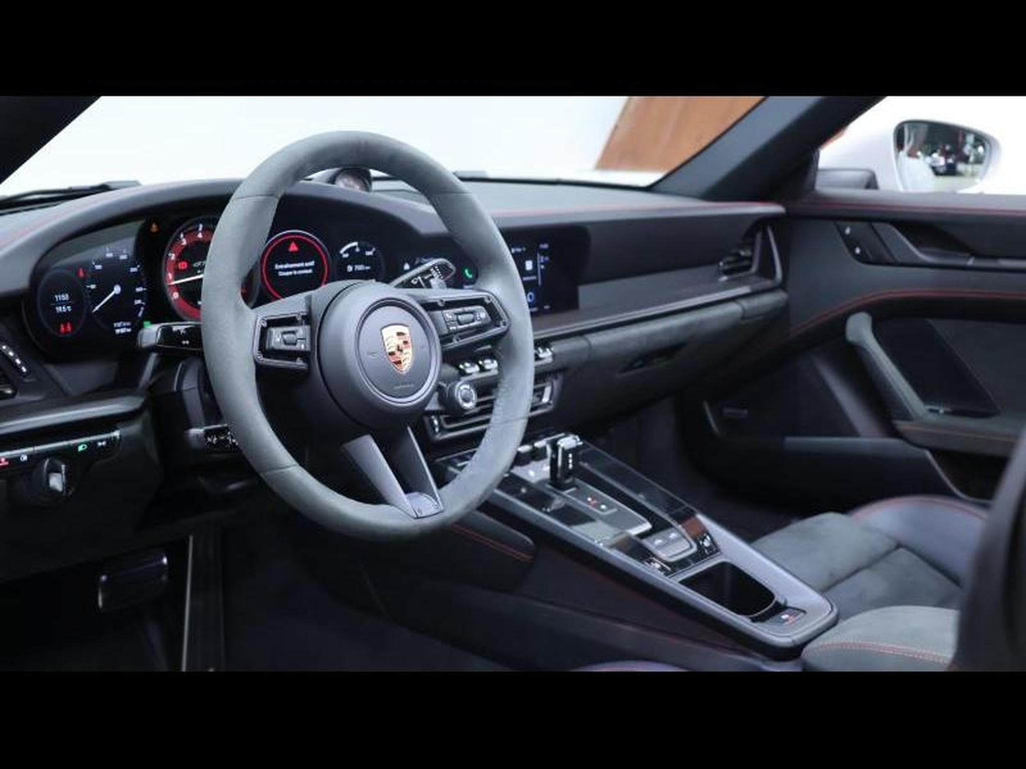 Porsche 911 Targa 4 GTS PDK (2024) - Photo 18