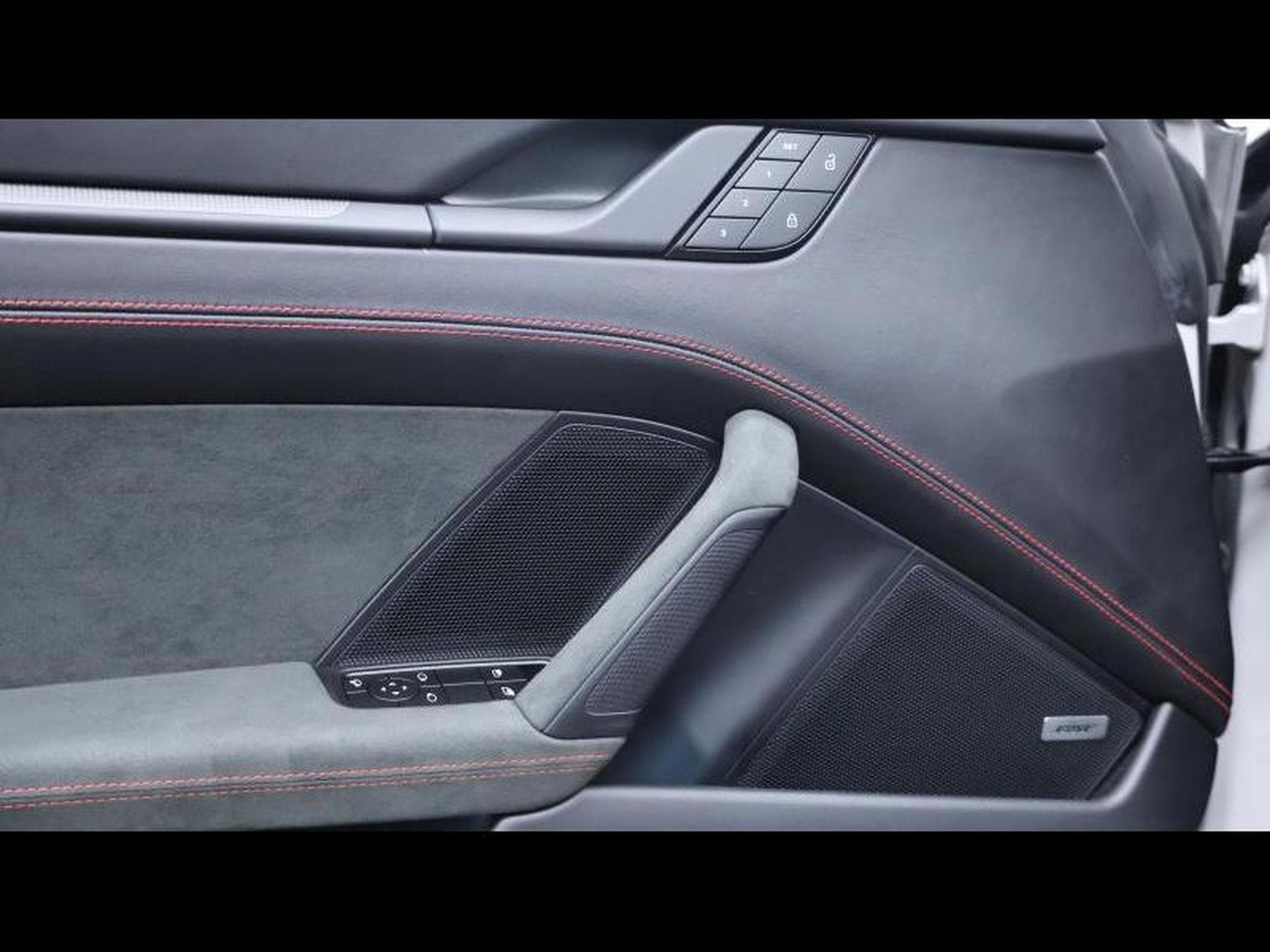 Porsche 911 Targa 4 GTS PDK (2024) - Photo 27