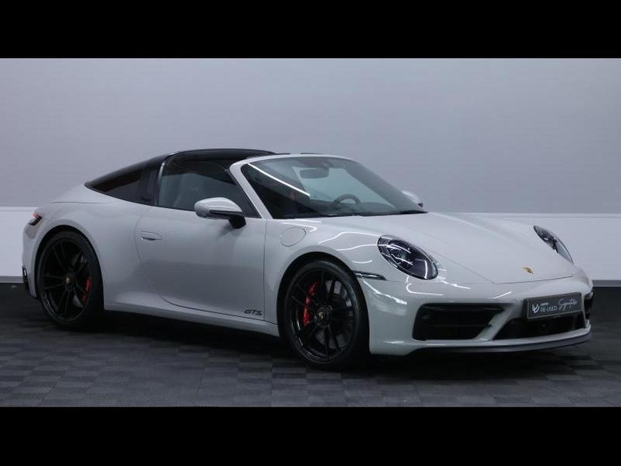 Porsche 911 Targa 4 GTS PDK (2024) - Photo 3