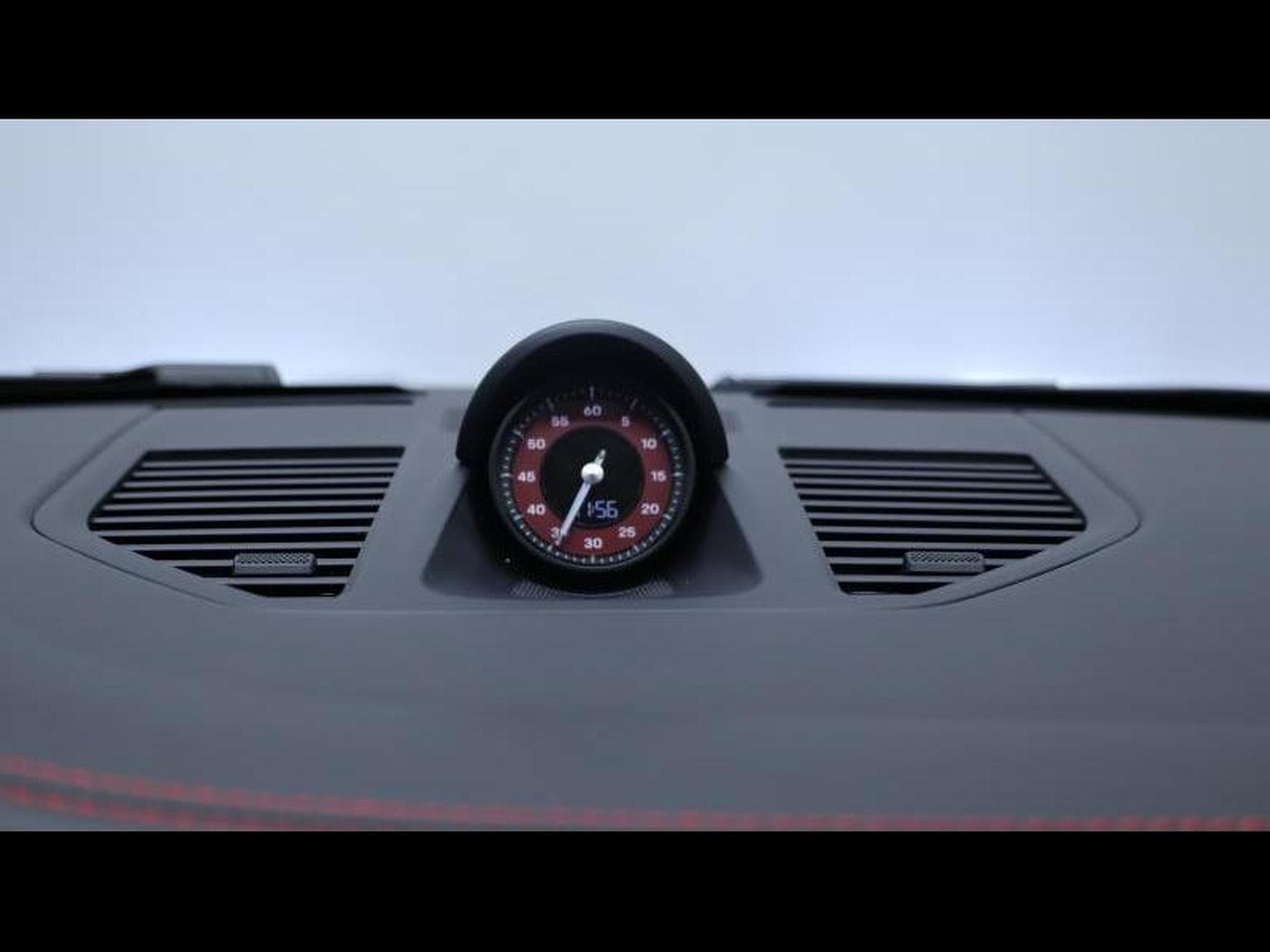 Porsche 911 Targa 4 GTS PDK (2024) - Photo 31