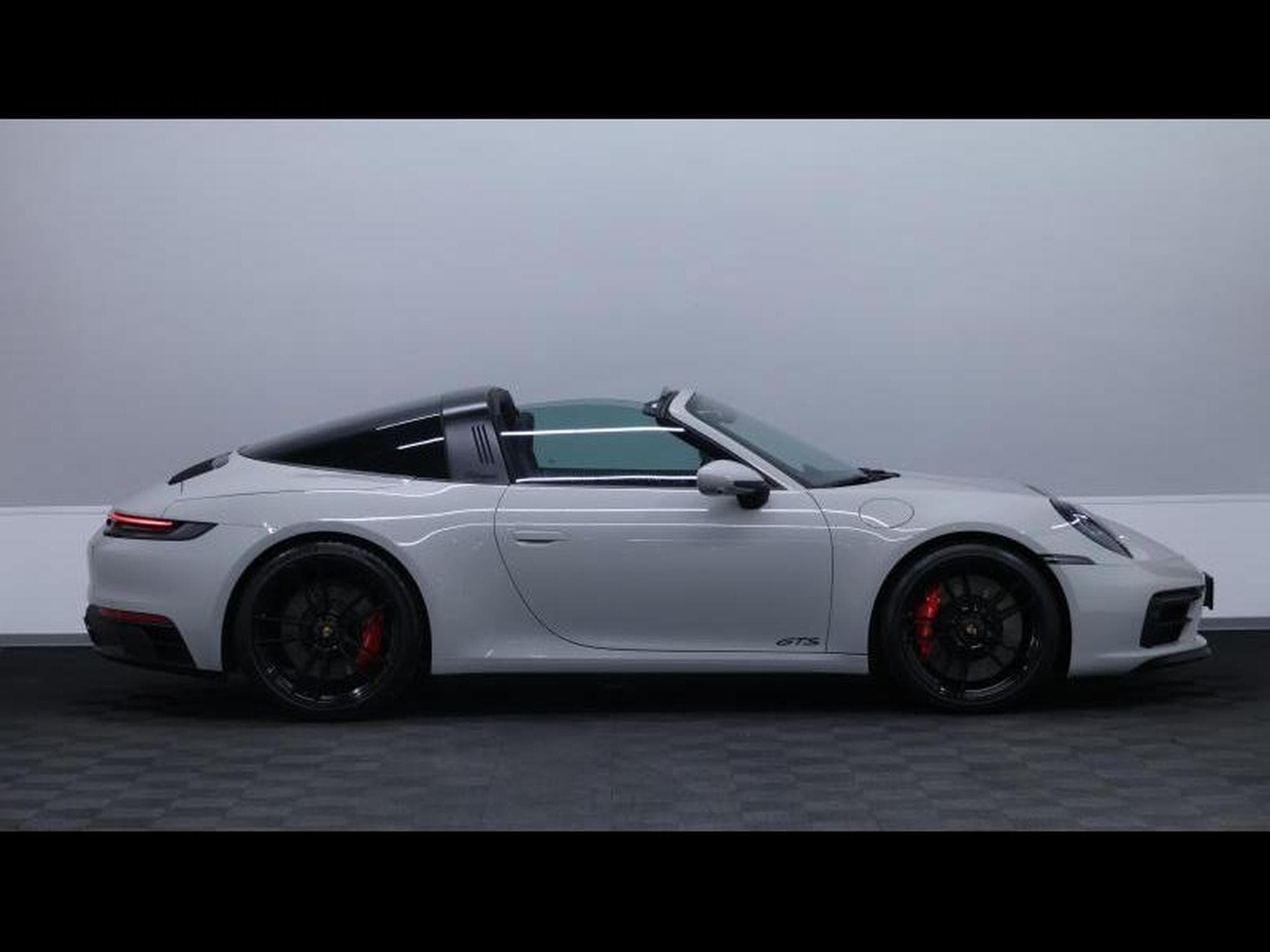Porsche 911 Targa 4 GTS PDK (2024) - Photo 6