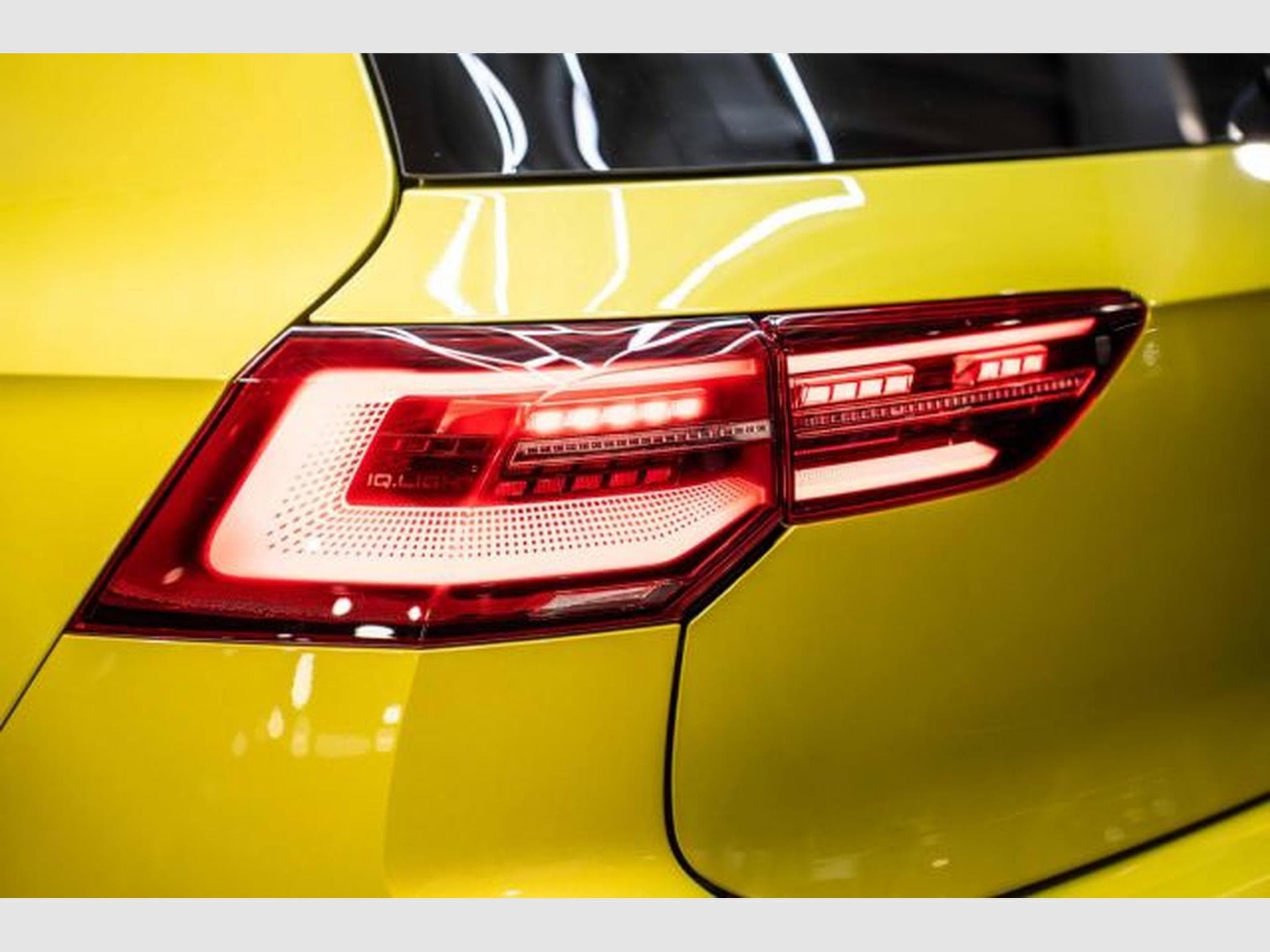 VW Golf Golf 8 GTI 2.0 TSI DSG NAVI IQ-LED AHK Side 18 Z (2023) - Photo 14