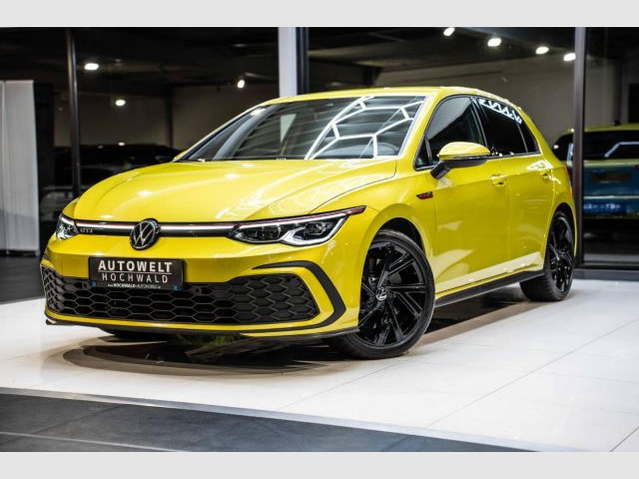 VW Golf Golf 8 GTI 2.0 TSI DSG NAVI IQ-LED AHK Side 18 Z (2023) - Photo 2
