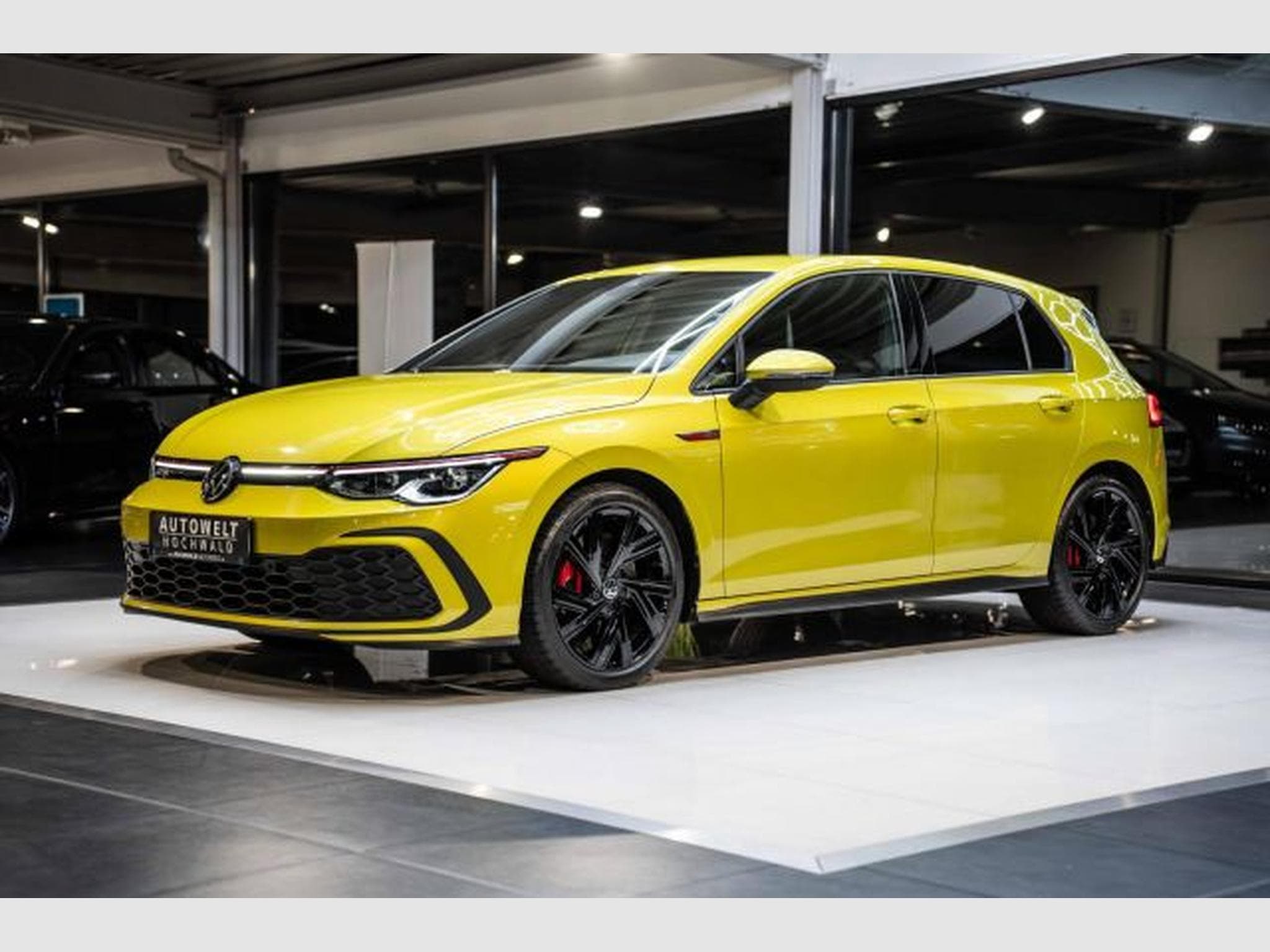 VW Golf Golf 8 GTI 2.0 TSI DSG NAVI IQ-LED AHK Side 18 Z (2023) - Photo 4