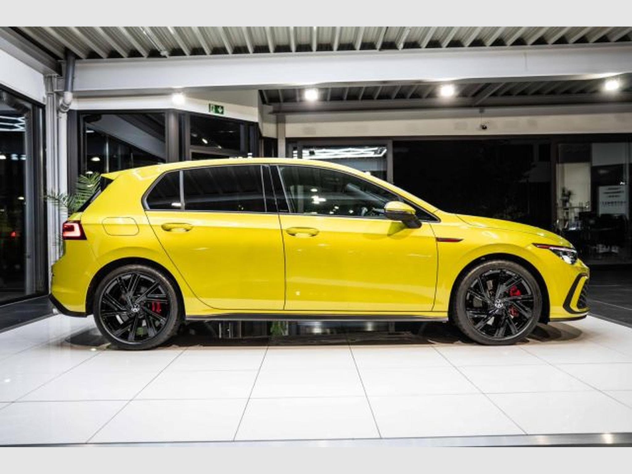 VW Golf Golf 8 GTI 2.0 TSI DSG NAVI IQ-LED AHK Side 18 Z (2023) - Photo 7