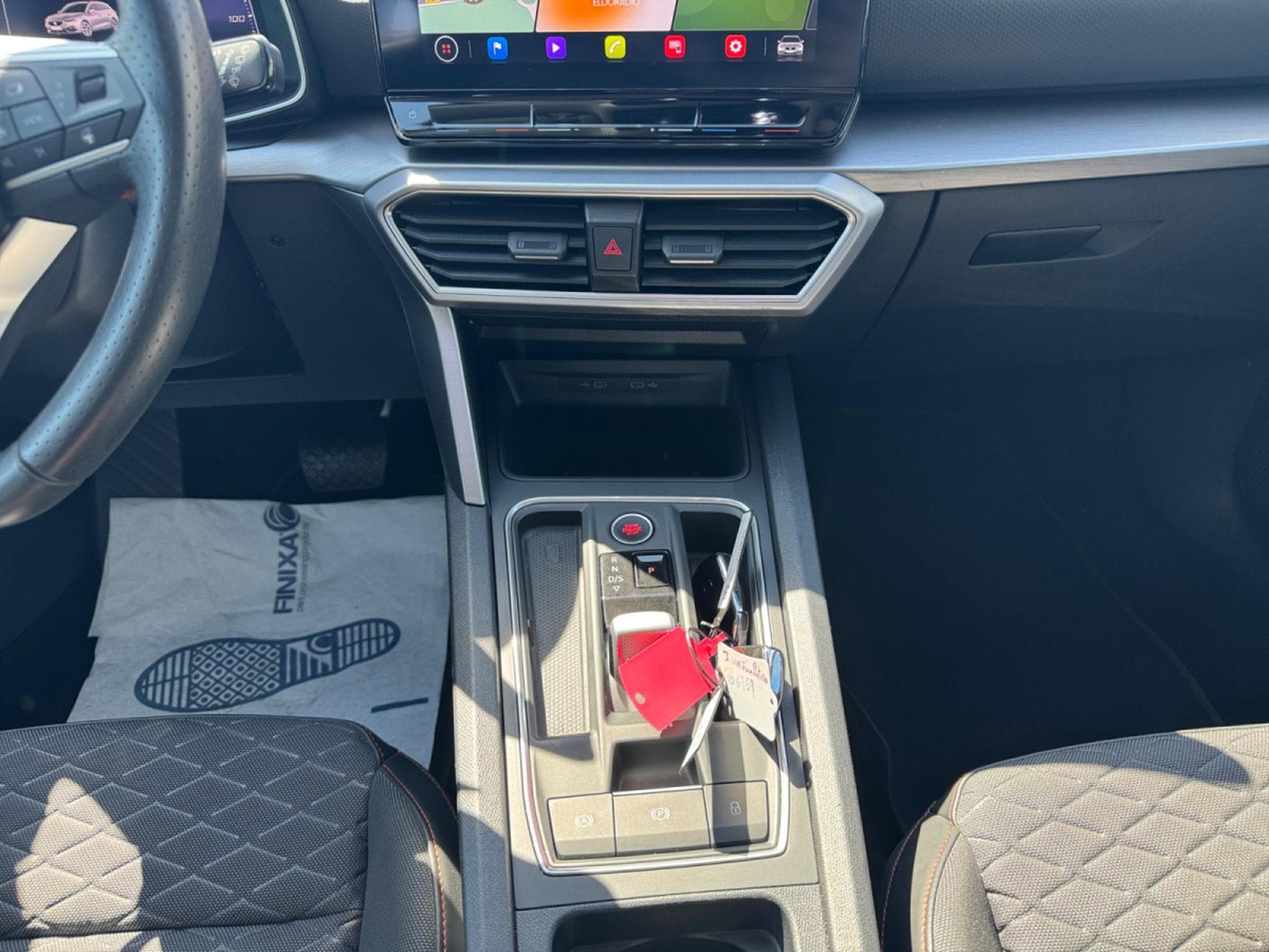 Seat Leon 2.0 CR TDi FR DPF DSG (2023) - Photo 15