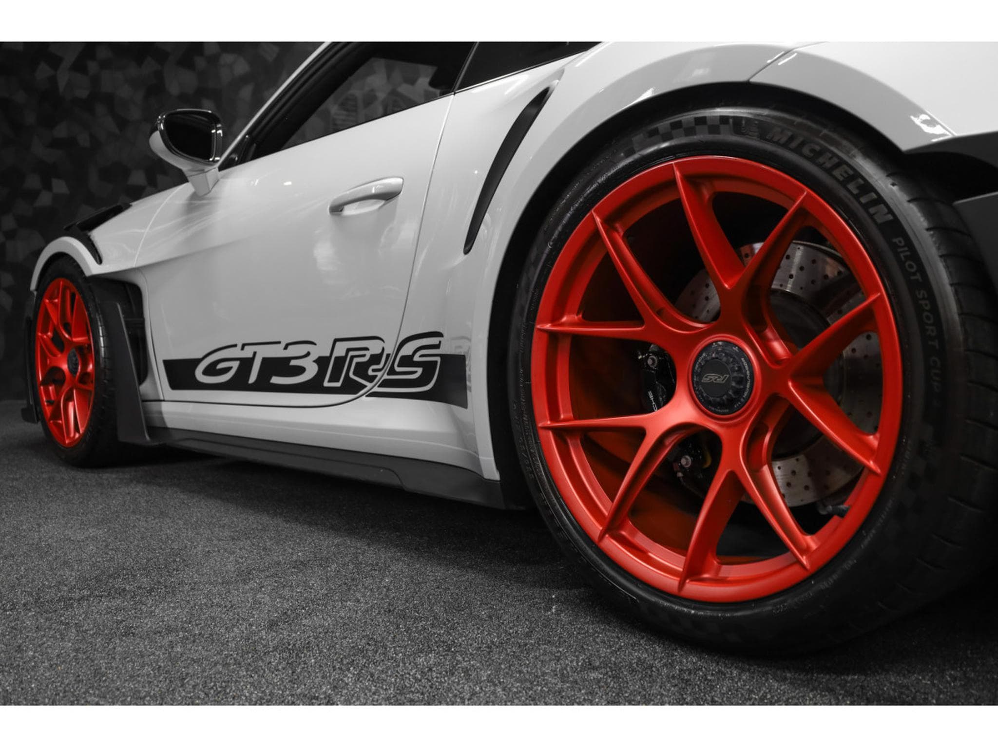 Porsche 911 GT3 RS PDK - PACK WEISSACH (2023) - Photo 19