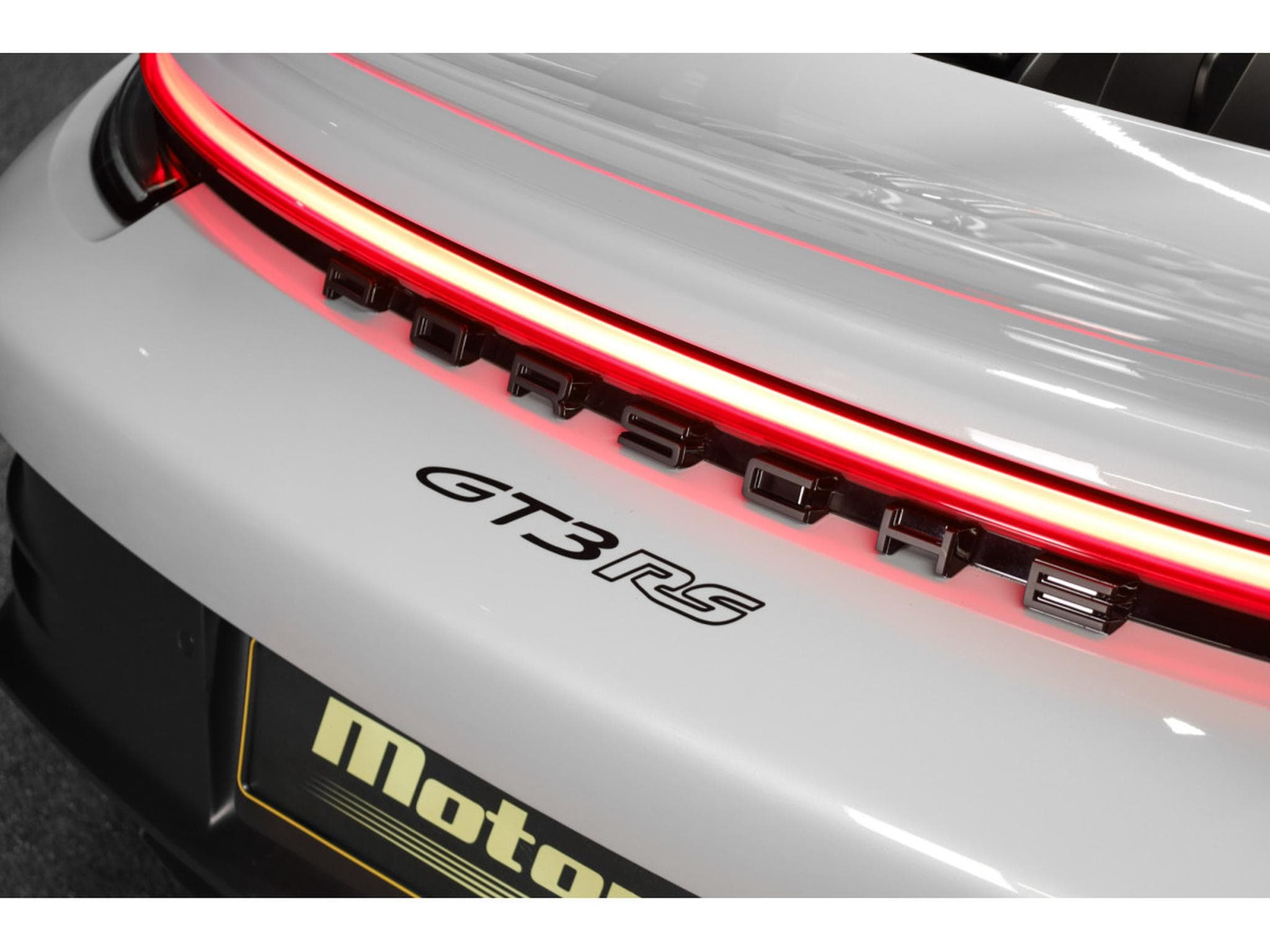 Porsche 911 GT3 RS PDK - PACK WEISSACH (2023) - Photo 21
