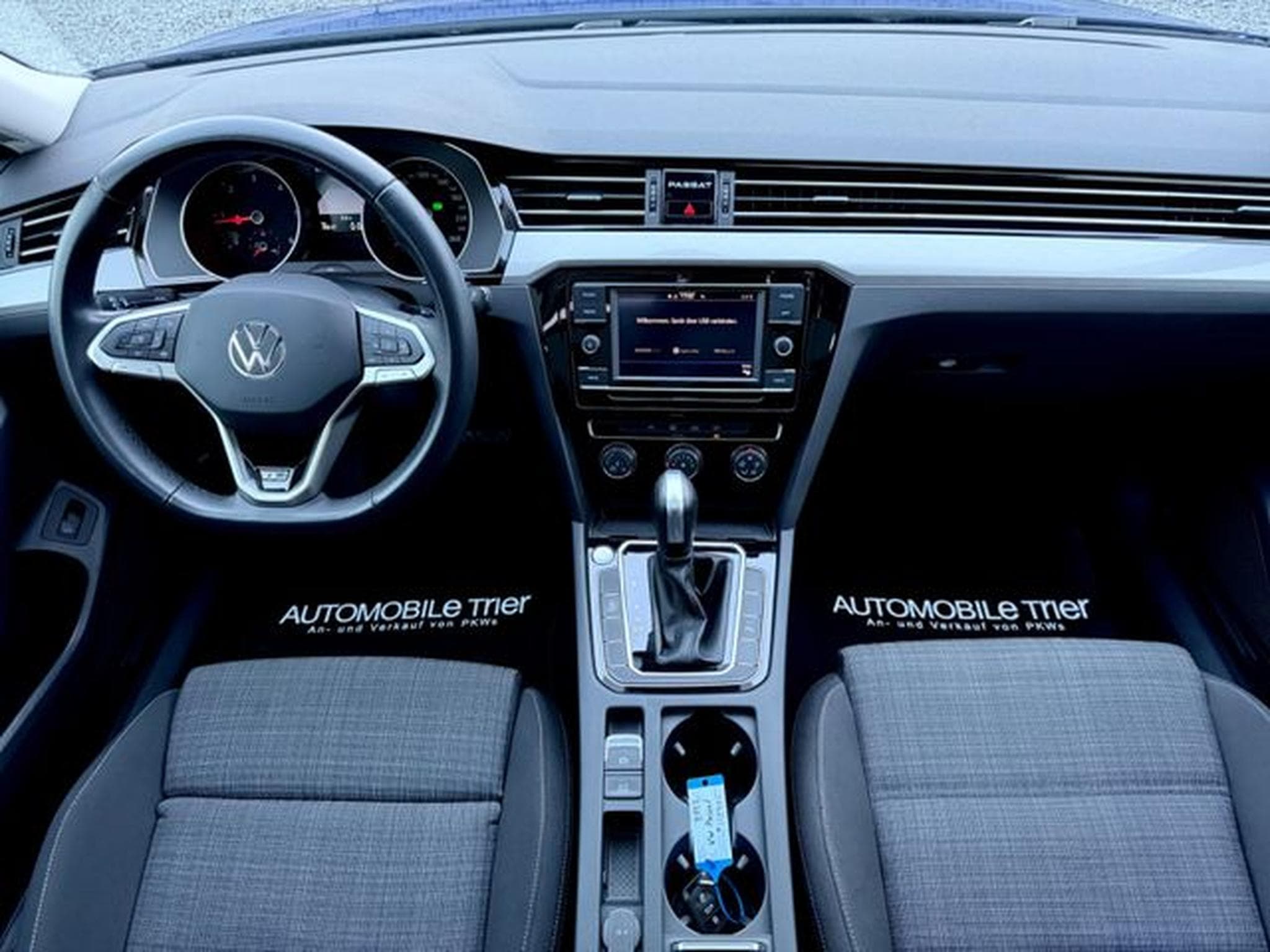 VW Passat Passat Variant 2.0 TDI R line /Led/Pano/App/ (2022) - Photo 11