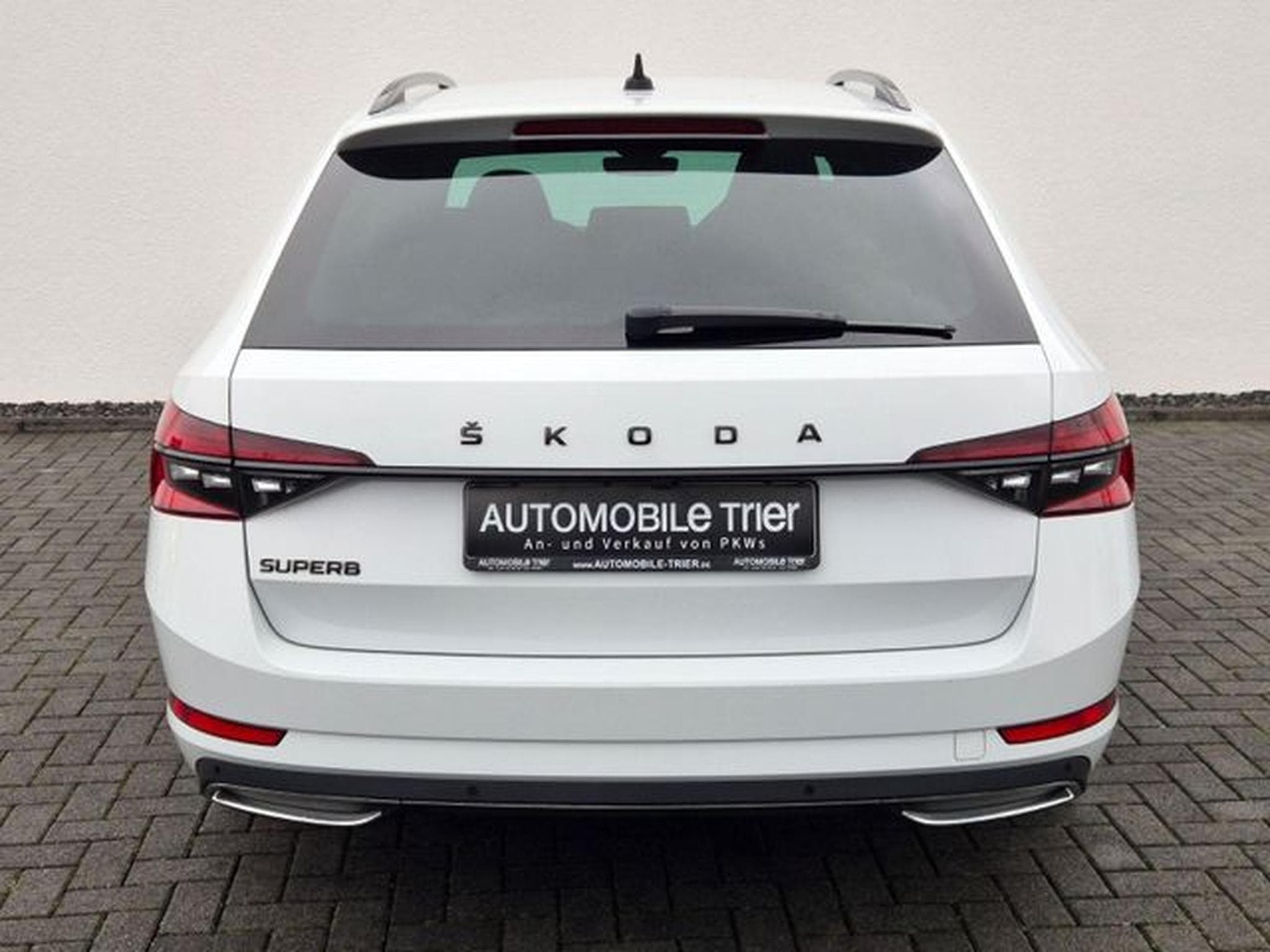 Skoda Superb Superb Combi Sportline 2.0 TSI DSG / / 1.HAND // (2022) - Photo 6