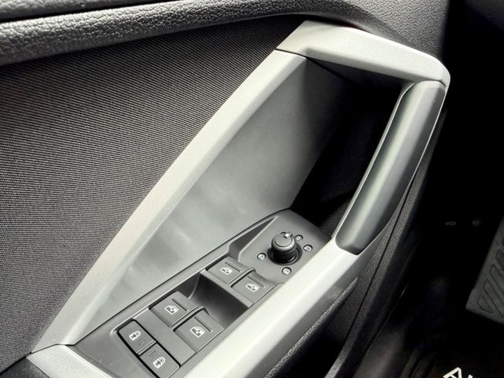 Audi Q3 Q3 Sportback 40 TFSI quattro S line /1.HAND/ (2023) - Photo 20