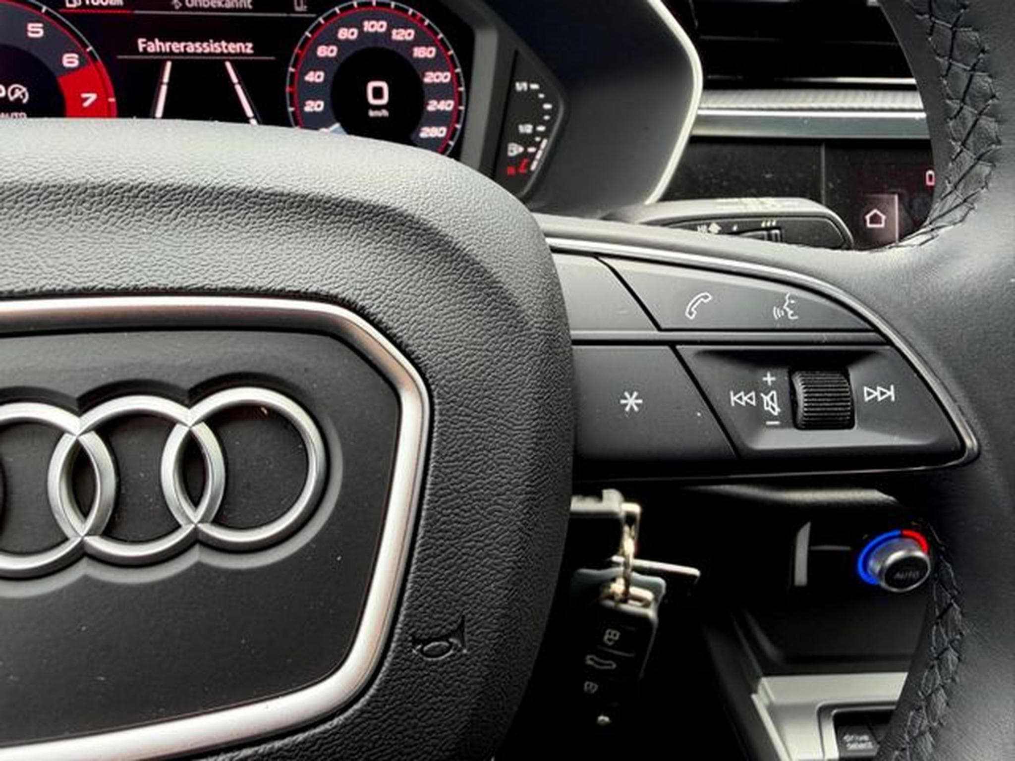 Audi Q3 Q3 Sportback 40 TFSI quattro S line /1.HAND/ (2023) - Photo 16