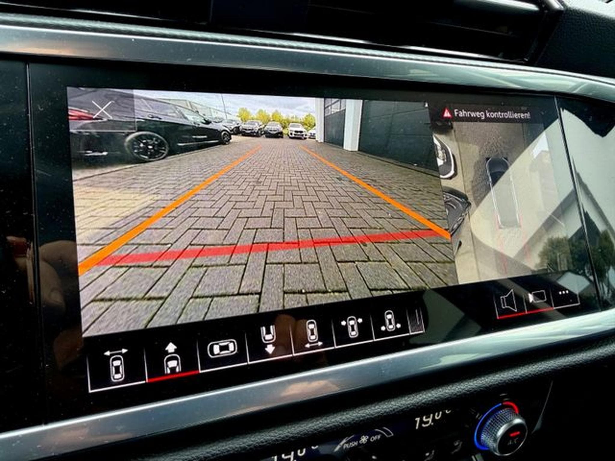 Audi Q3 Q3 Sportback 40 TFSI quattro S line /1.HAND/ (2023) - Photo 19