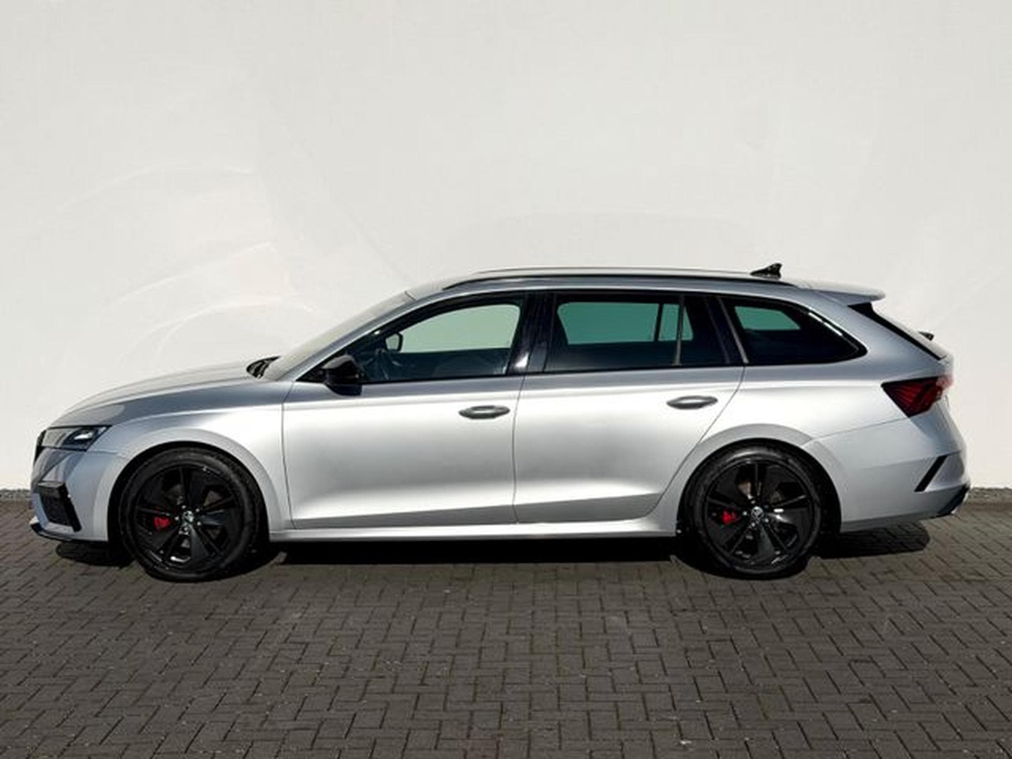 Skoda Octavia Octavia Combi RS 2.0 TDI DSG /LED/CAM/HUD/AHK/ (2022) - Photo 8