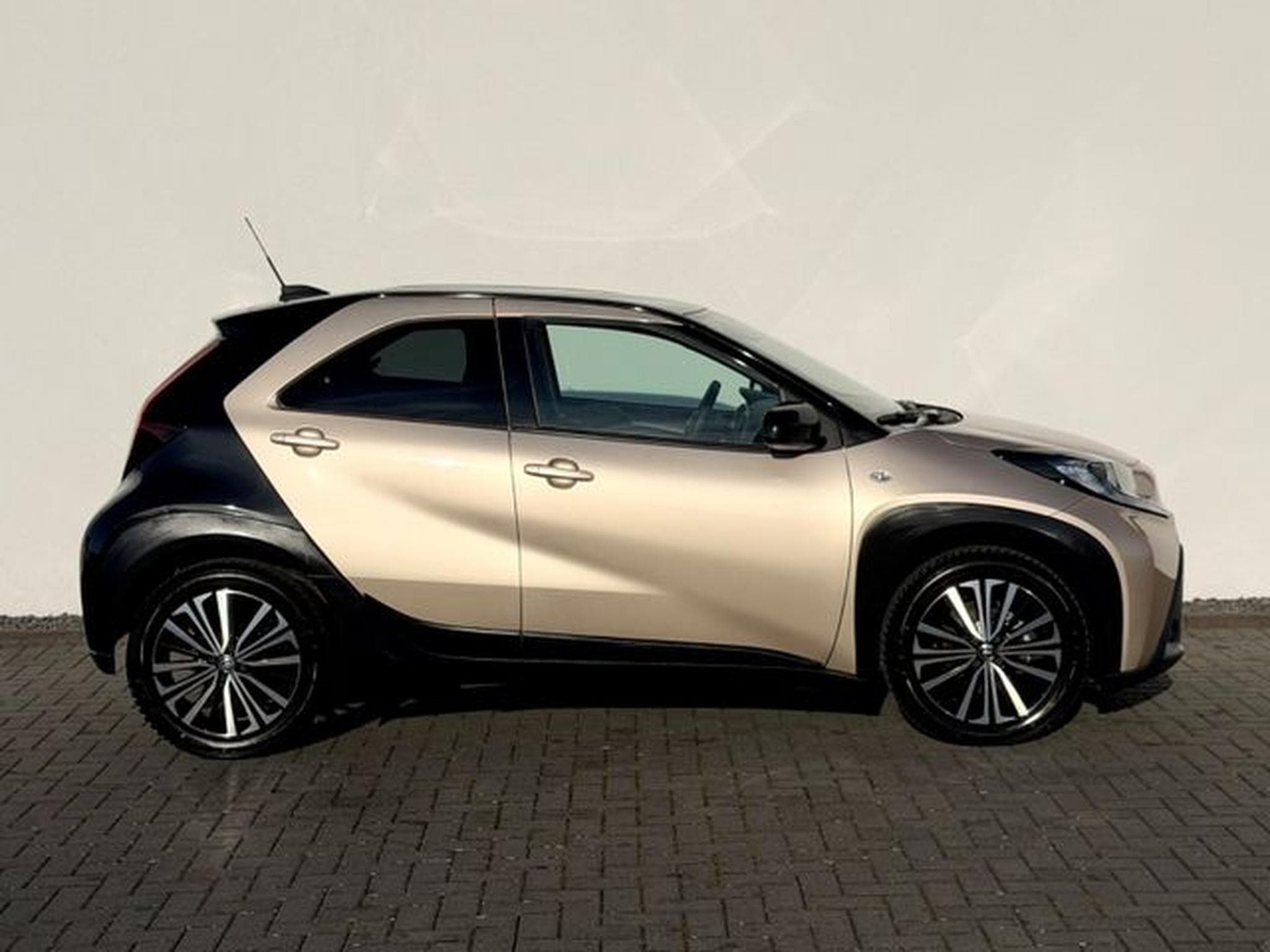 Toyota Aygo Aygo X 1.0 /ACC/CAM/KLIMA/GARANTIE/ (2022) - Photo 4