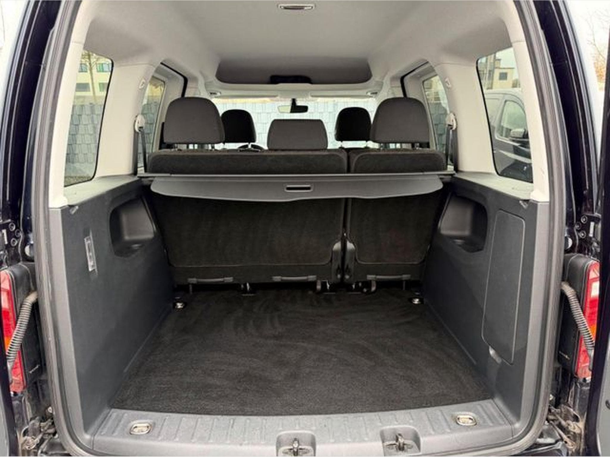VW Caddy Caddy 1.4 TSI DSG /LED/PDC/SHZ/AHK/GARANTIE (2016) - Photo 14