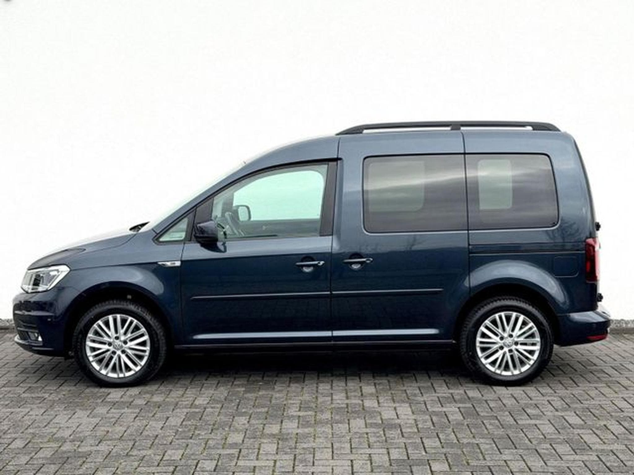 VW Caddy Caddy 1.4 TSI DSG /LED/PDC/SHZ/AHK/GARANTIE (2016) - Photo 8