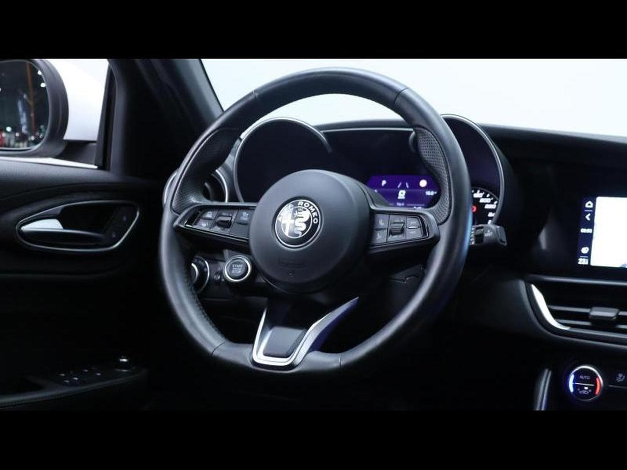 Alfa-Romeo Giulia 2.2 JTD 160 Auto (2022) - Photo 16