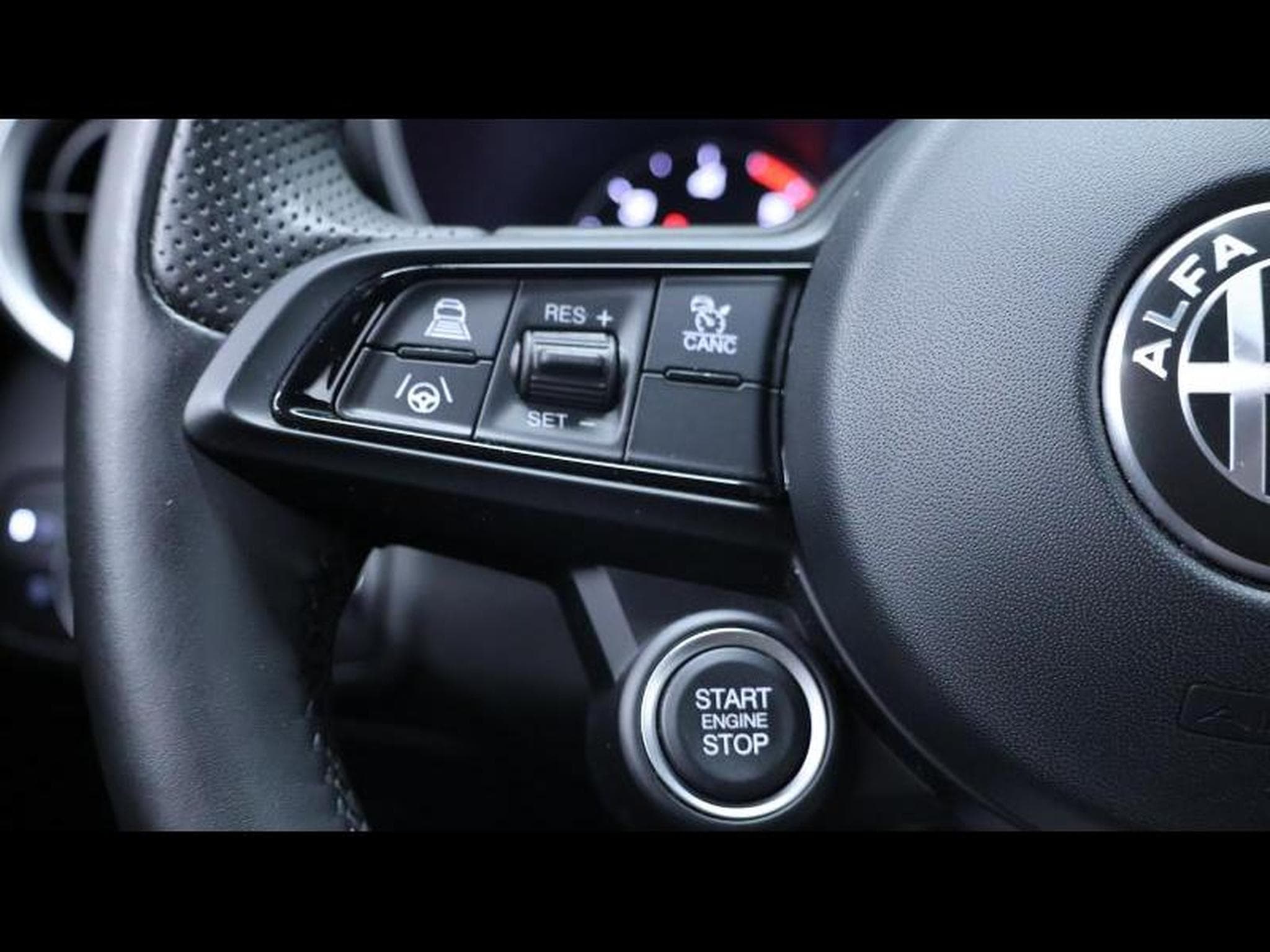 Alfa-Romeo Giulia 2.2 JTD 160 Auto (2022) - Photo 17